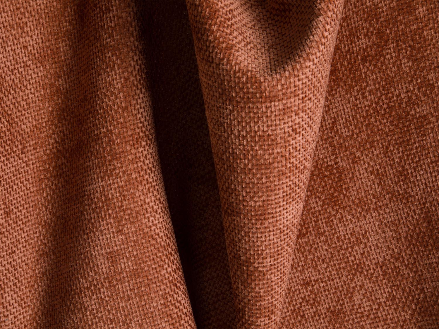 Modernes 5-Sitzer Sofa Tonale Panoramic in Brick-Eden, bietet zusätzlichen Stauraum und eine komfortable Schlaffunktion für Gäste.