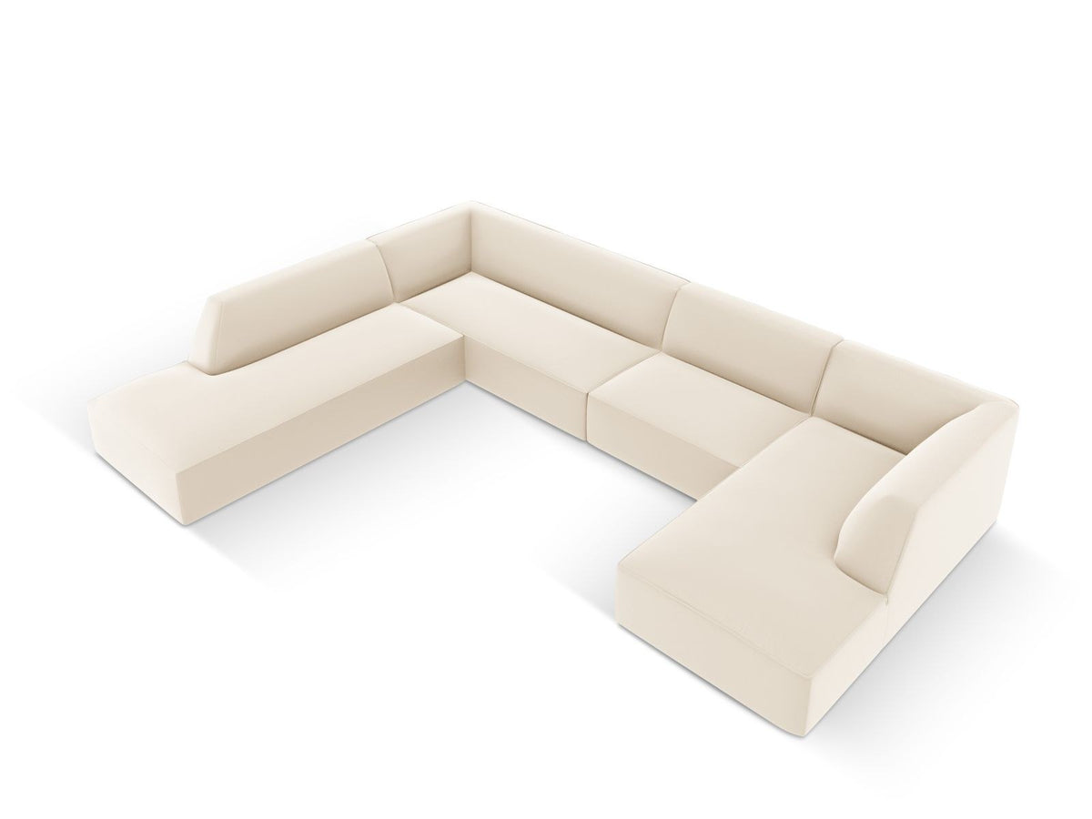 Panorama-Ecksofa links Siena in Light Beige-Pacifico Kunstleder mit Récamiere, Massivholzrahmen und schwarzen Kunststoffbeinen, 7-Sitzer Ausführung.