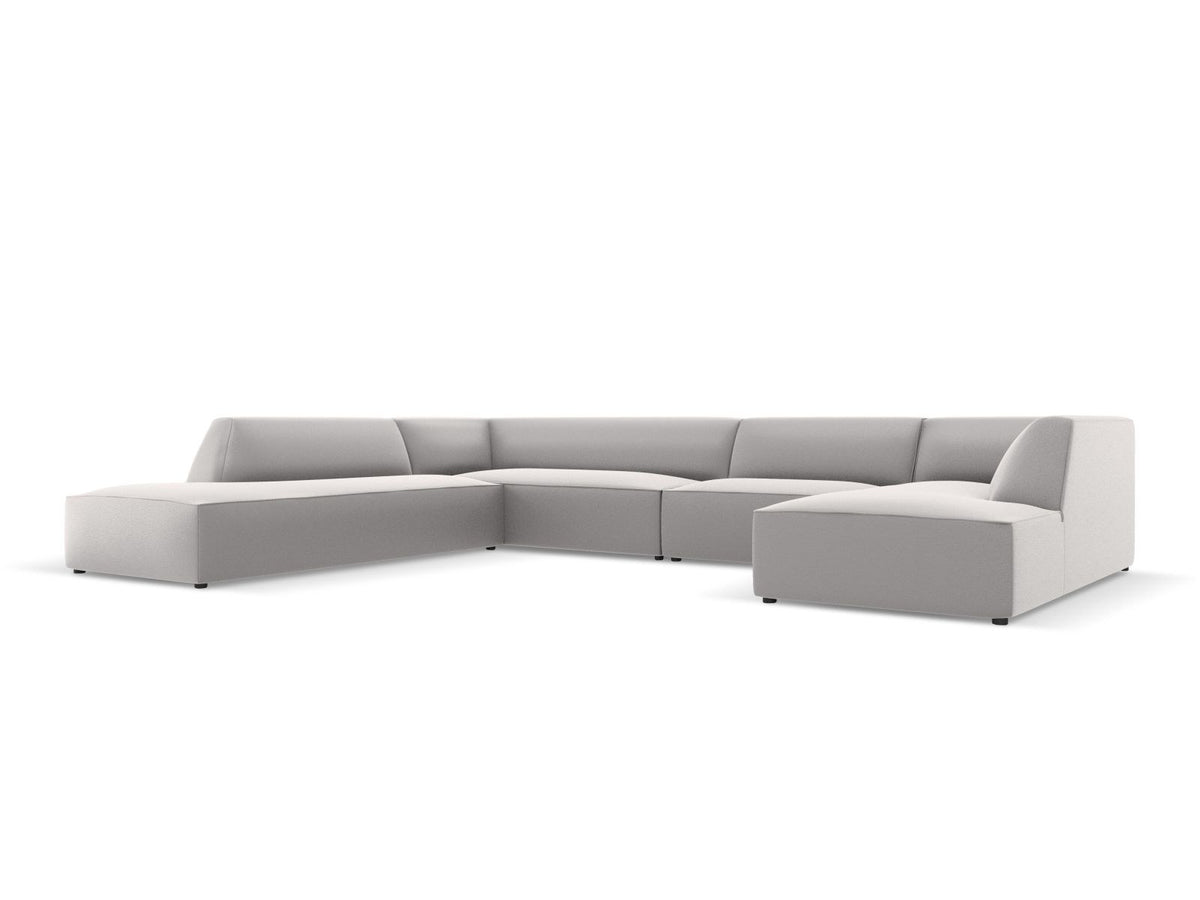 Panorama-Ecksofa links Siena in Light Beige-Pacifico Kunstleder mit Récamiere, Massivholzrahmen und schwarzen Kunststoffbeinen, 7-Sitzer Ausführung.