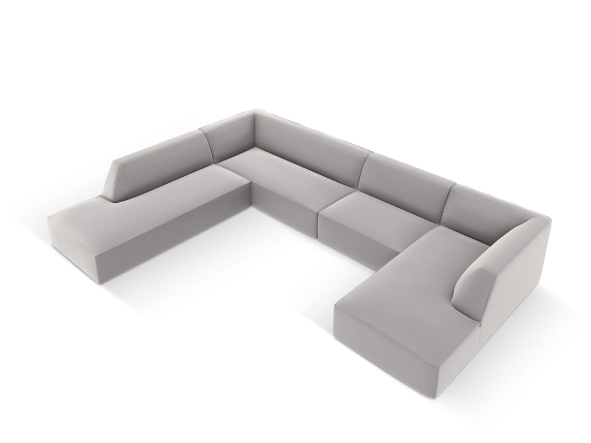 Panorama-Ecksofa links Siena in Light Beige-Pacifico Kunstleder mit Récamiere, Massivholzrahmen und schwarzen Kunststoffbeinen, 7-Sitzer Ausführung.