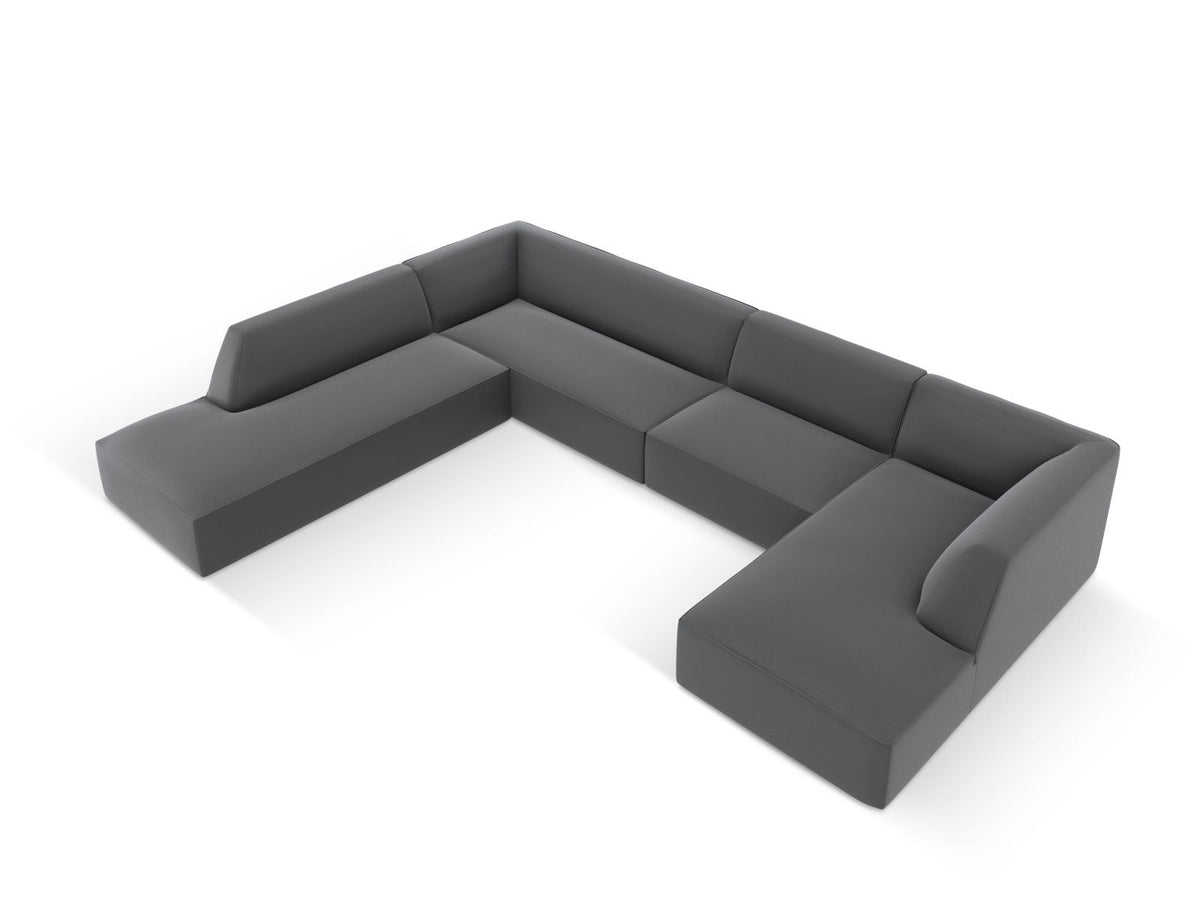 Panorama-Ecksofa links Siena in Light Beige-Pacifico Kunstleder mit Récamiere, Massivholzrahmen und schwarzen Kunststoffbeinen, 7-Sitzer Ausführung.