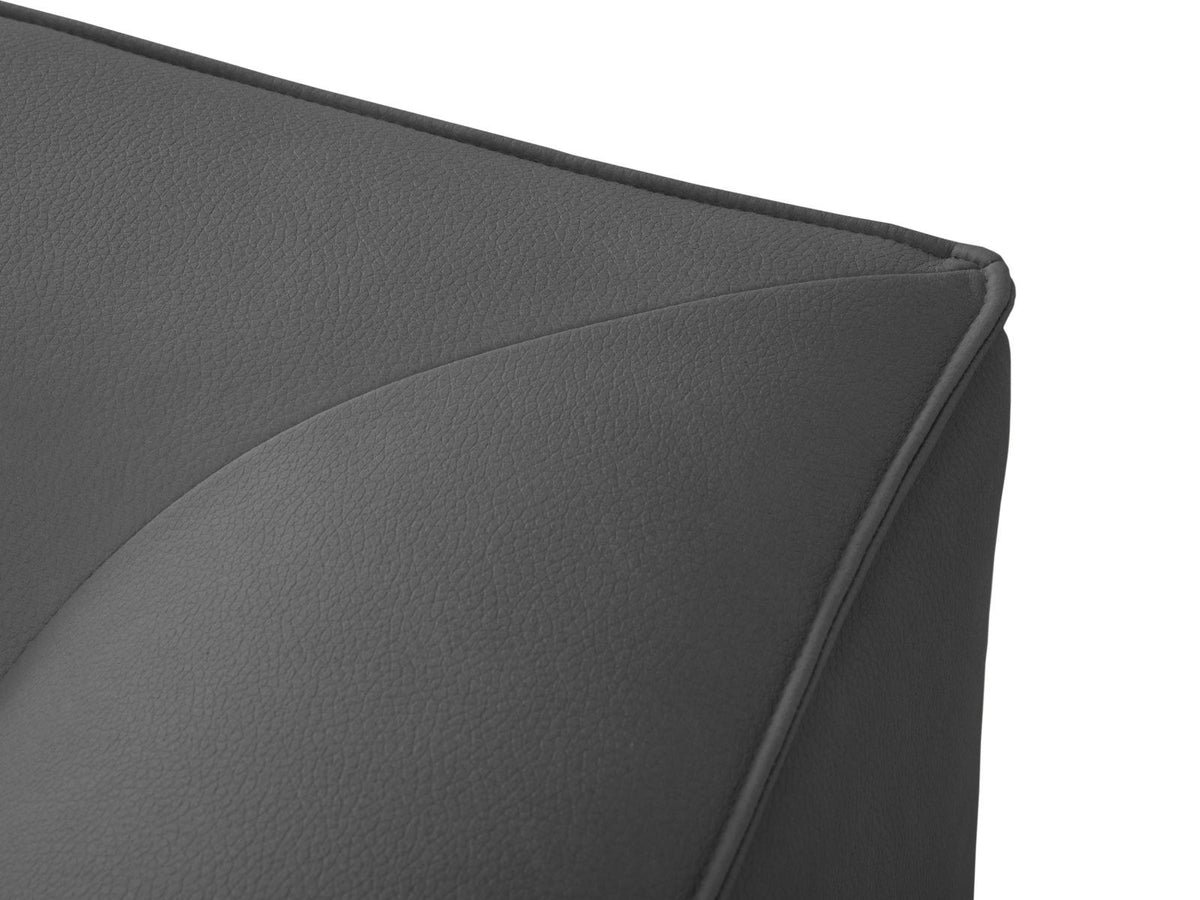 Panorama-Ecksofa links Siena in Light Beige-Pacifico Kunstleder mit Récamiere, Massivholzrahmen und schwarzen Kunststoffbeinen, 7-Sitzer Ausführung.