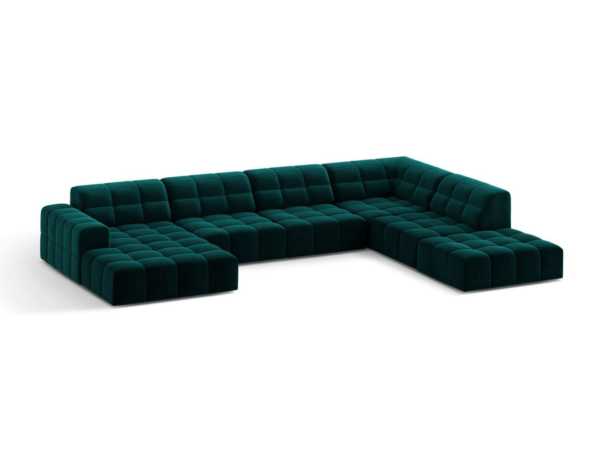 Ecksofa rechts von Cosmopolitan Design in Samtvelours Light Beige, Panoramaform mit Récamiere und schwarzen Kunststoffbeinen.