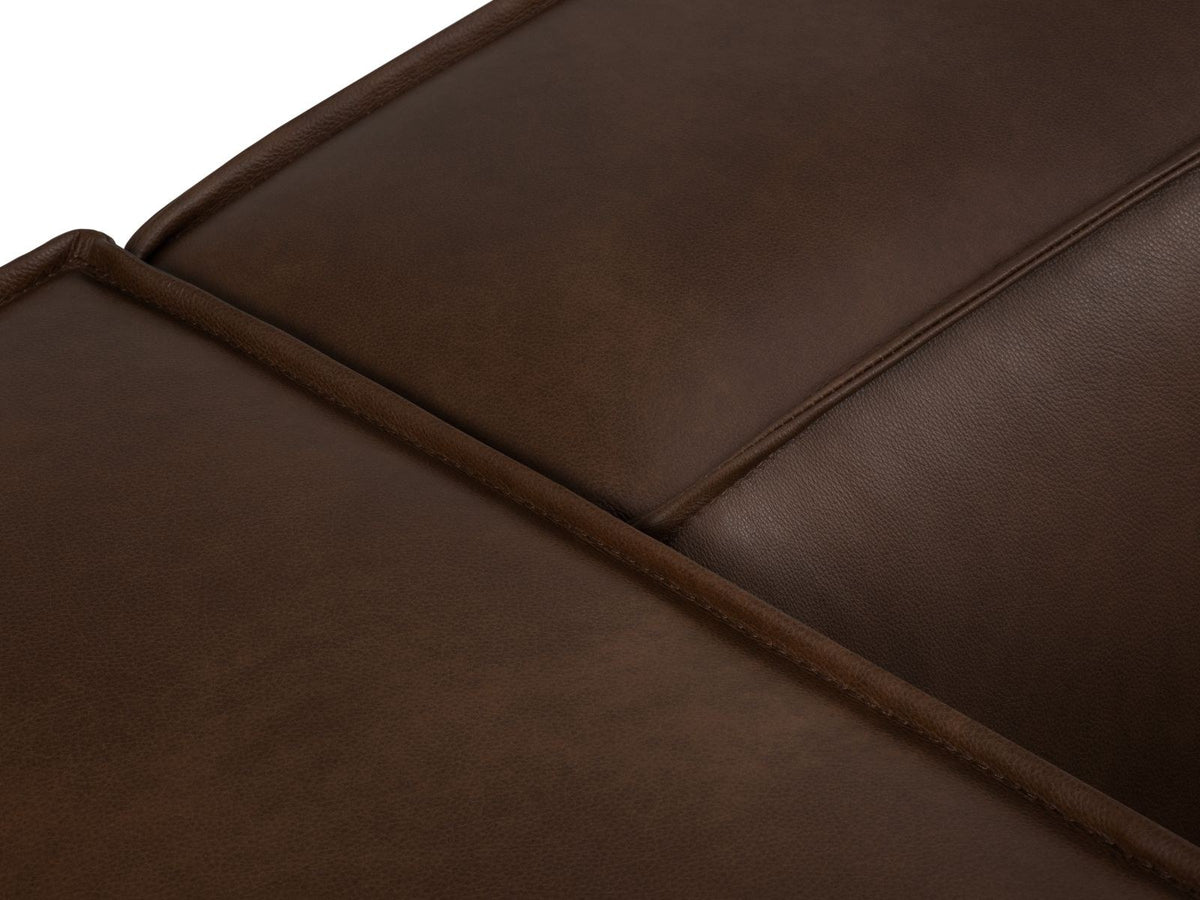 Cosmopolitan Design Turin Panorama-Ecksofa rechts aus Rindsleder in Grey Brown-Granada, mit Massivholzrahmen und Beinen aus Buchenholz.