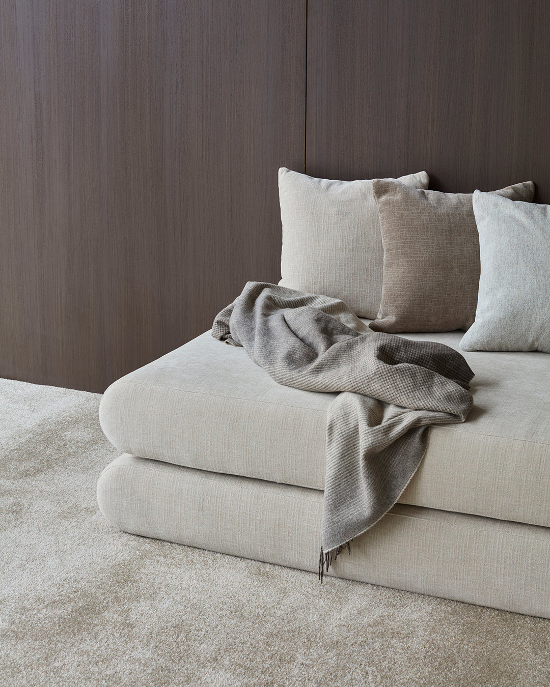 Circlus Tagesbett in 410 Esina Almond präsentiert im Onlineshop von KAQTU Design AG. Bettsofa ist von Innovation Living