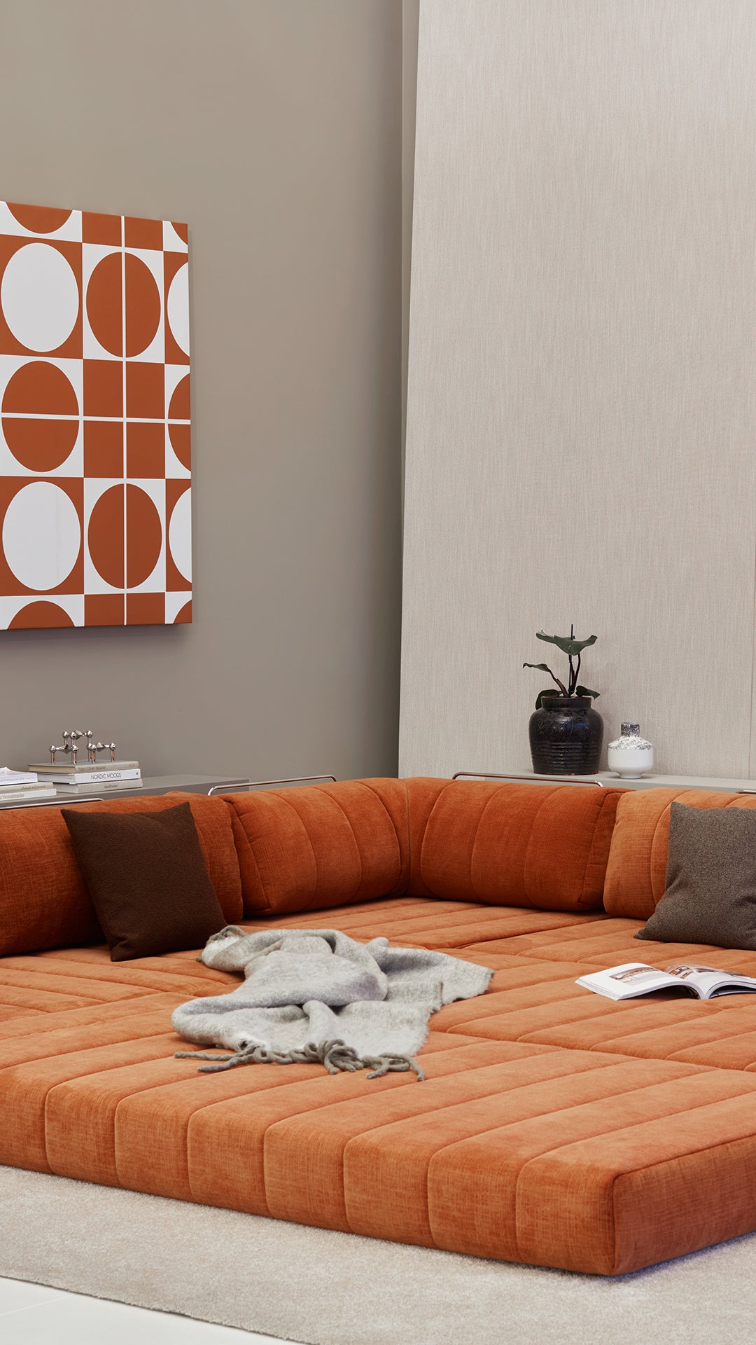 CozyPad Schlafsofa Ecksofa mit Armlehnen in 412 Esina Rust Orange präsentiert im Onlineshop von KAQTU Design AG. Bettsofa ist von Innovation Living
