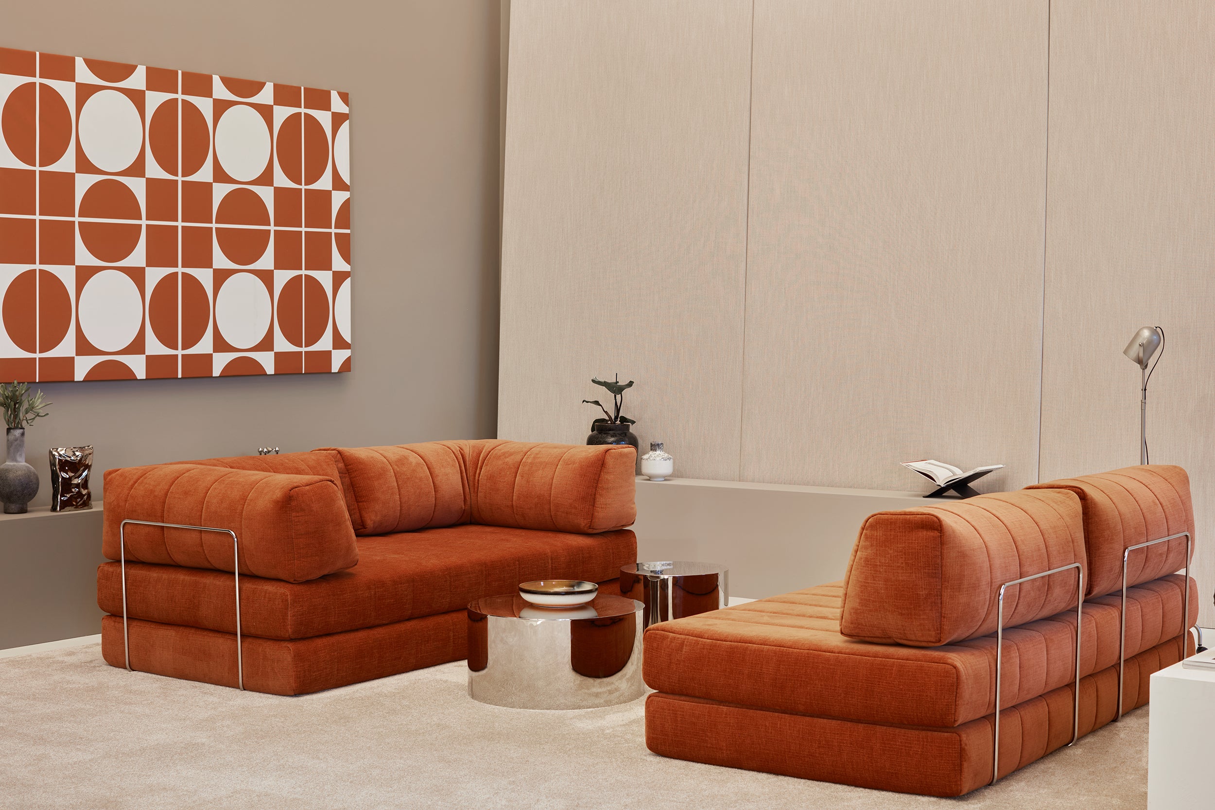 CozyPad Schlafsofa L-Shape mit Armlehne in 412 Esina Rust Orange präsentiert im Onlineshop von KAQTU Design AG. Bettsofa rechts ist von Innovation Living