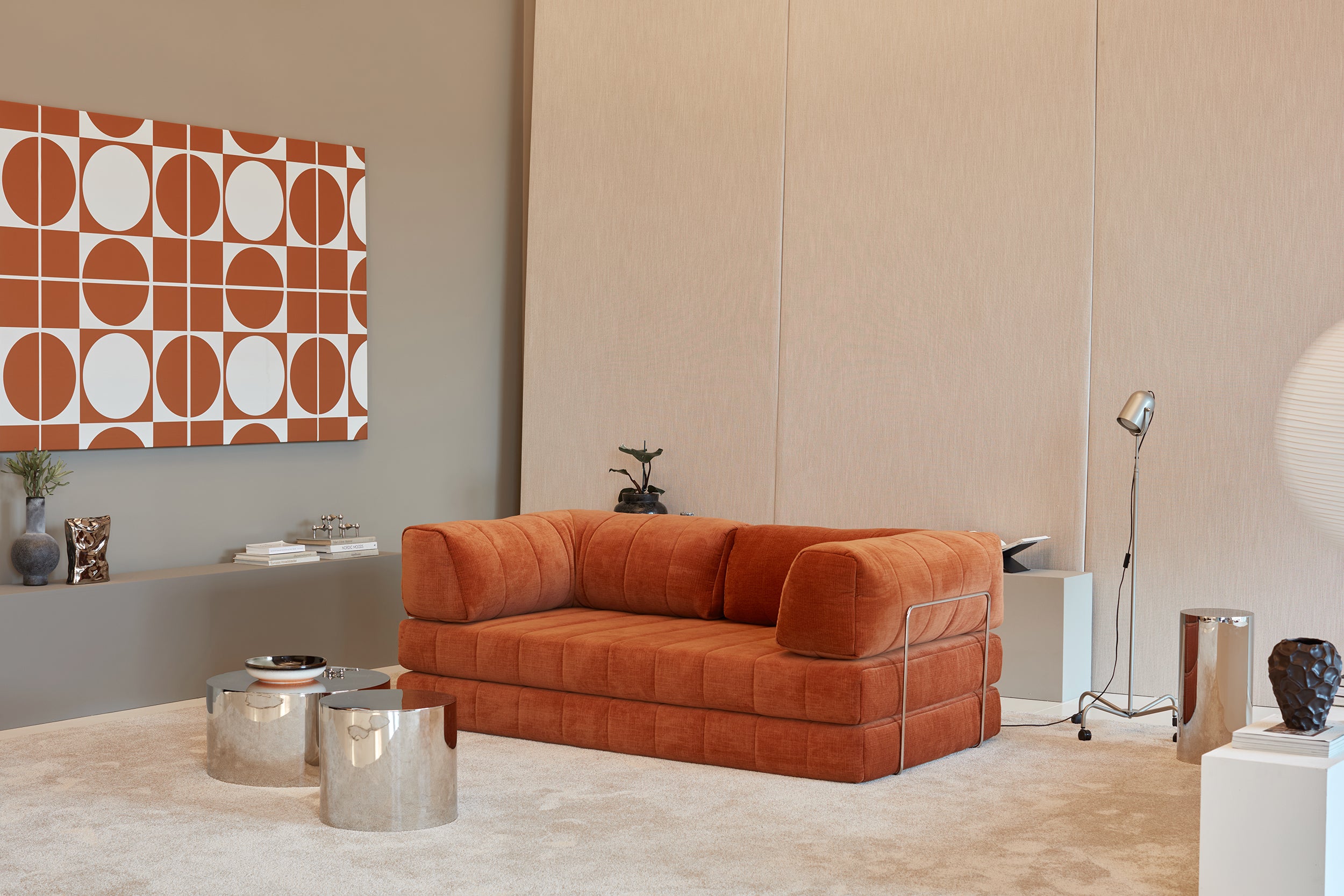 CozyPad Schlafsofa mit Armlehnen in 412 Esina Rust Orange präsentiert im Onlineshop von KAQTU Design AG. Bettsofa ist von Innovation Living