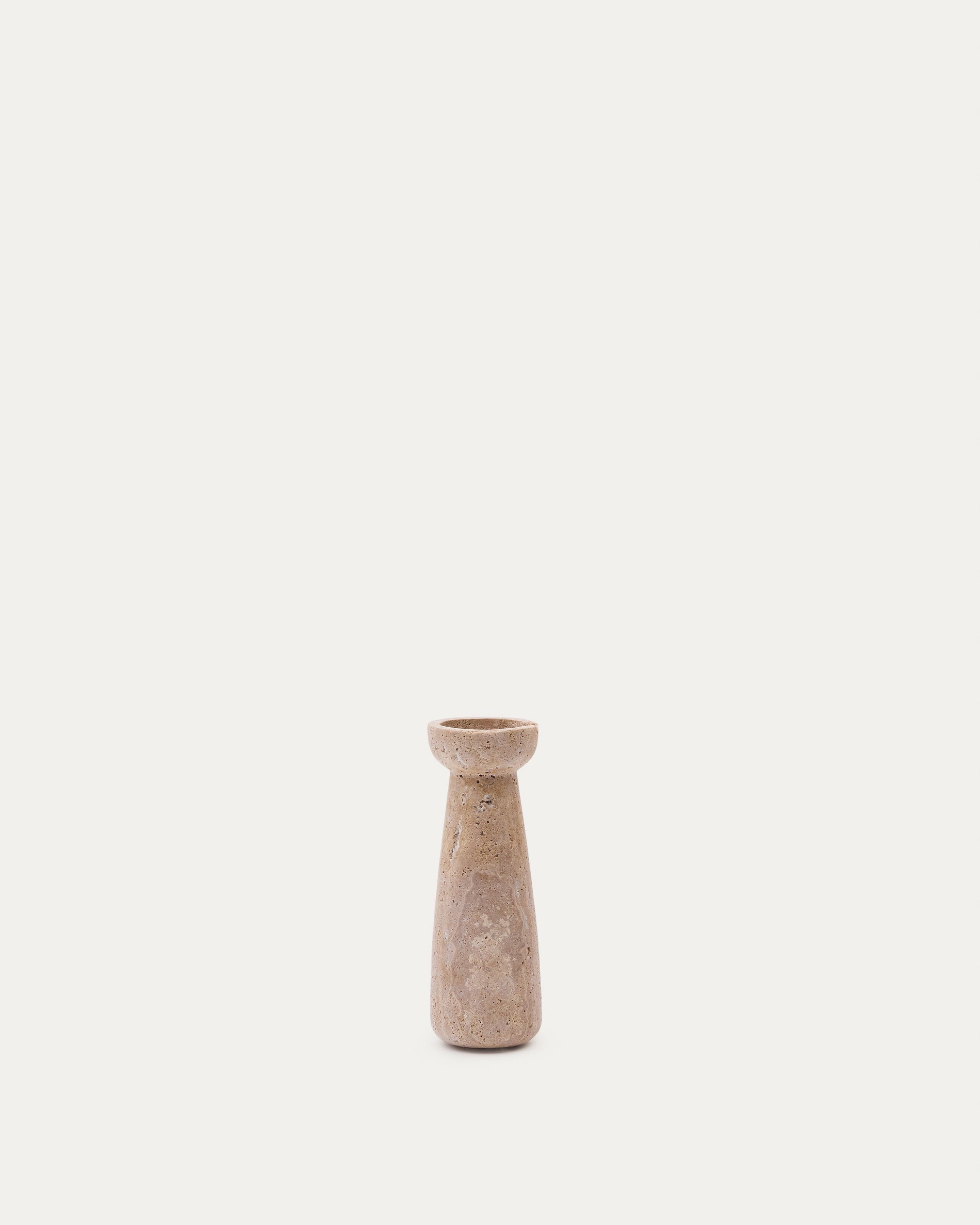 Magan kleiner Kerzenhalter aus Travertin in Beige in Beige präsentiert im Onlineshop von KAQTU Design AG. Kerzenständer ist von Kave Home