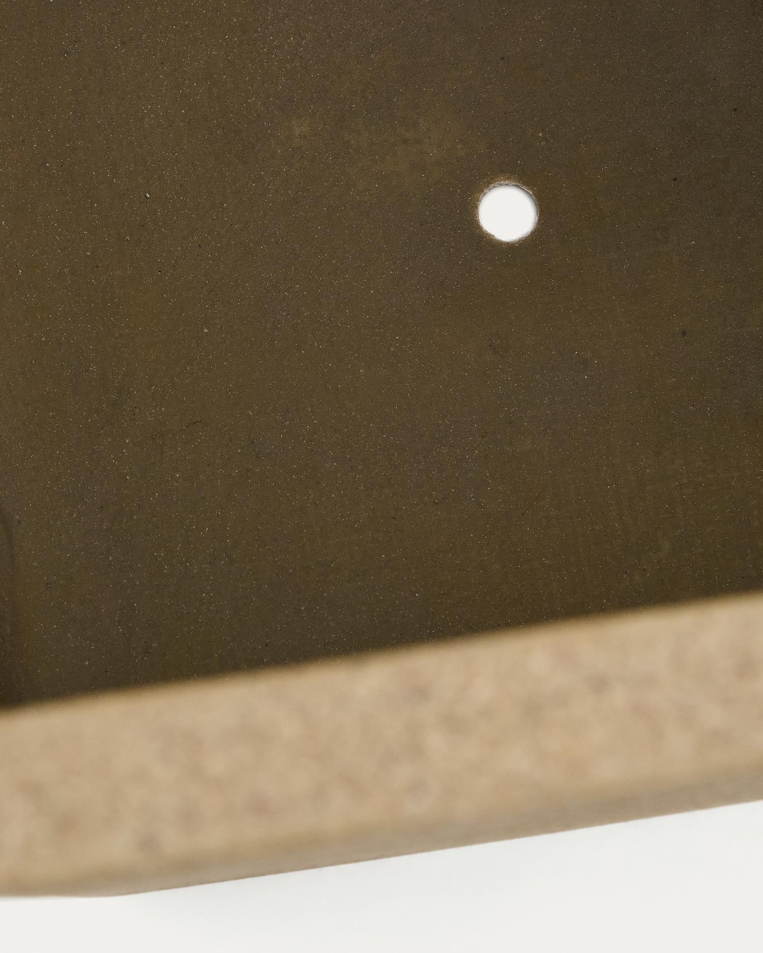 Verleihen Sie Ihrem Raum mit den eleganten Blumentöpfen Minoa in senffarbenem Steinlook einen modernen Touch. Perfekt für jeden Bereich!