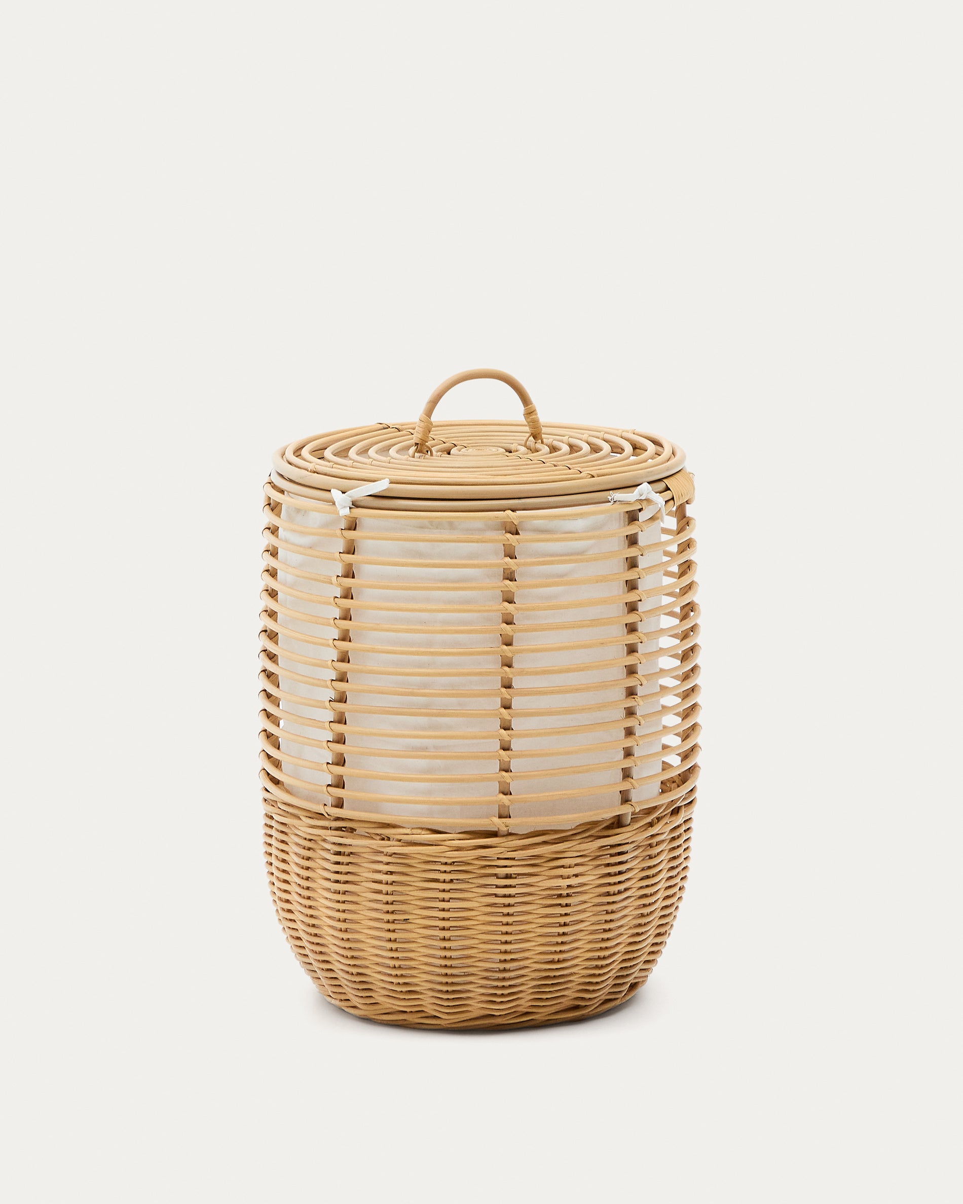Wäschekorb Liora aus Rattan, 59 cm in Natur präsentiert im Onlineshop von KAQTU Design AG. Wäschekorb ist von Kave Home