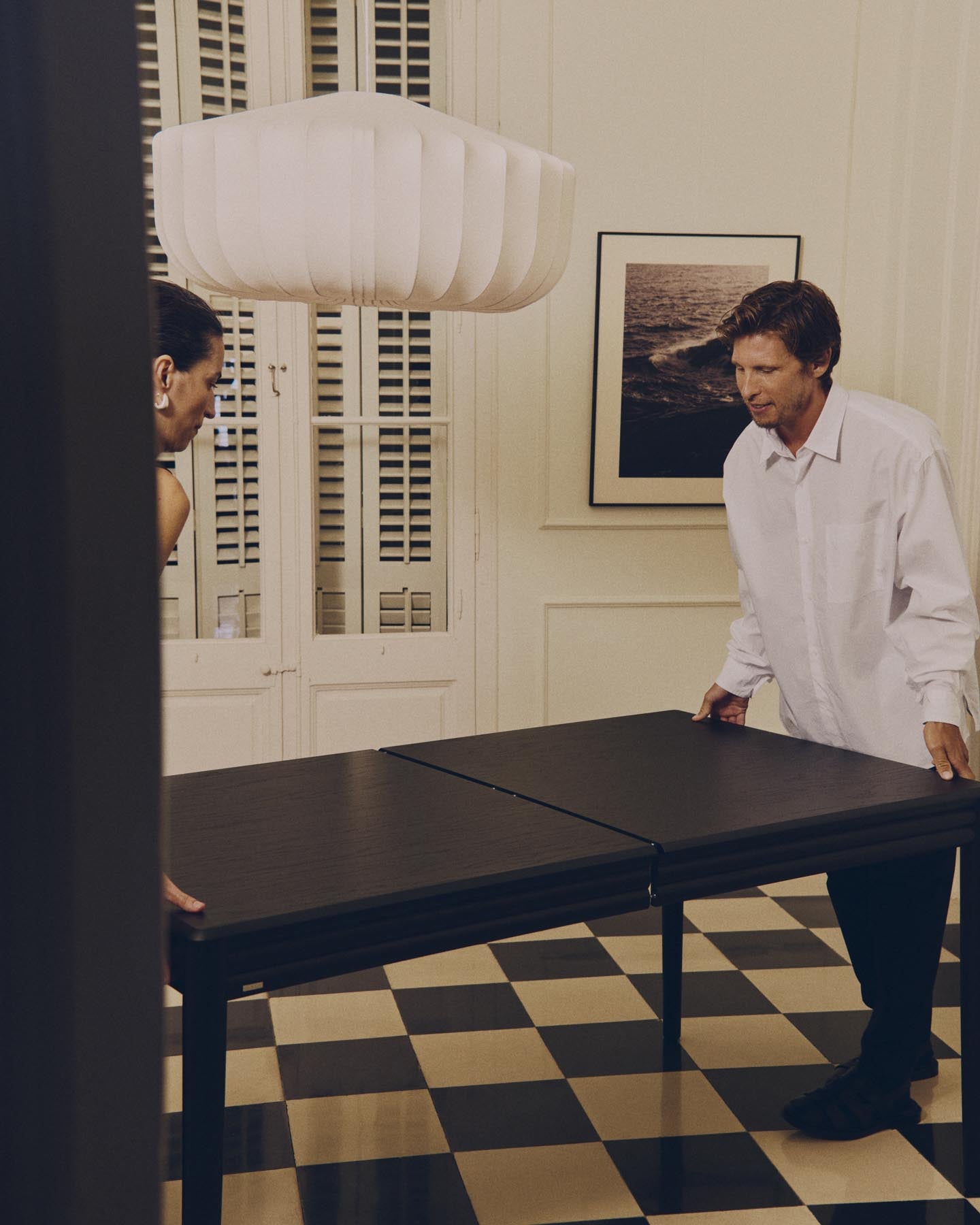 Bild Zavira, Fotografie von Wellen 64 x 84 cm in Schwarz präsentiert im Onlineshop von KAQTU Design AG. Bild ist von Kave Home