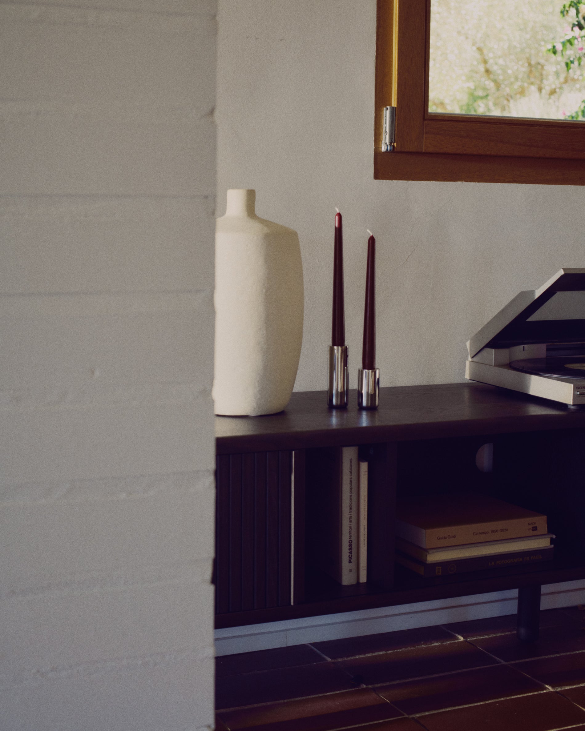 Vase Mireni aus Pappmaché in Beige Ø 39 cm in Beige präsentiert im Onlineshop von KAQTU Design AG. Vase ist von Kave Home