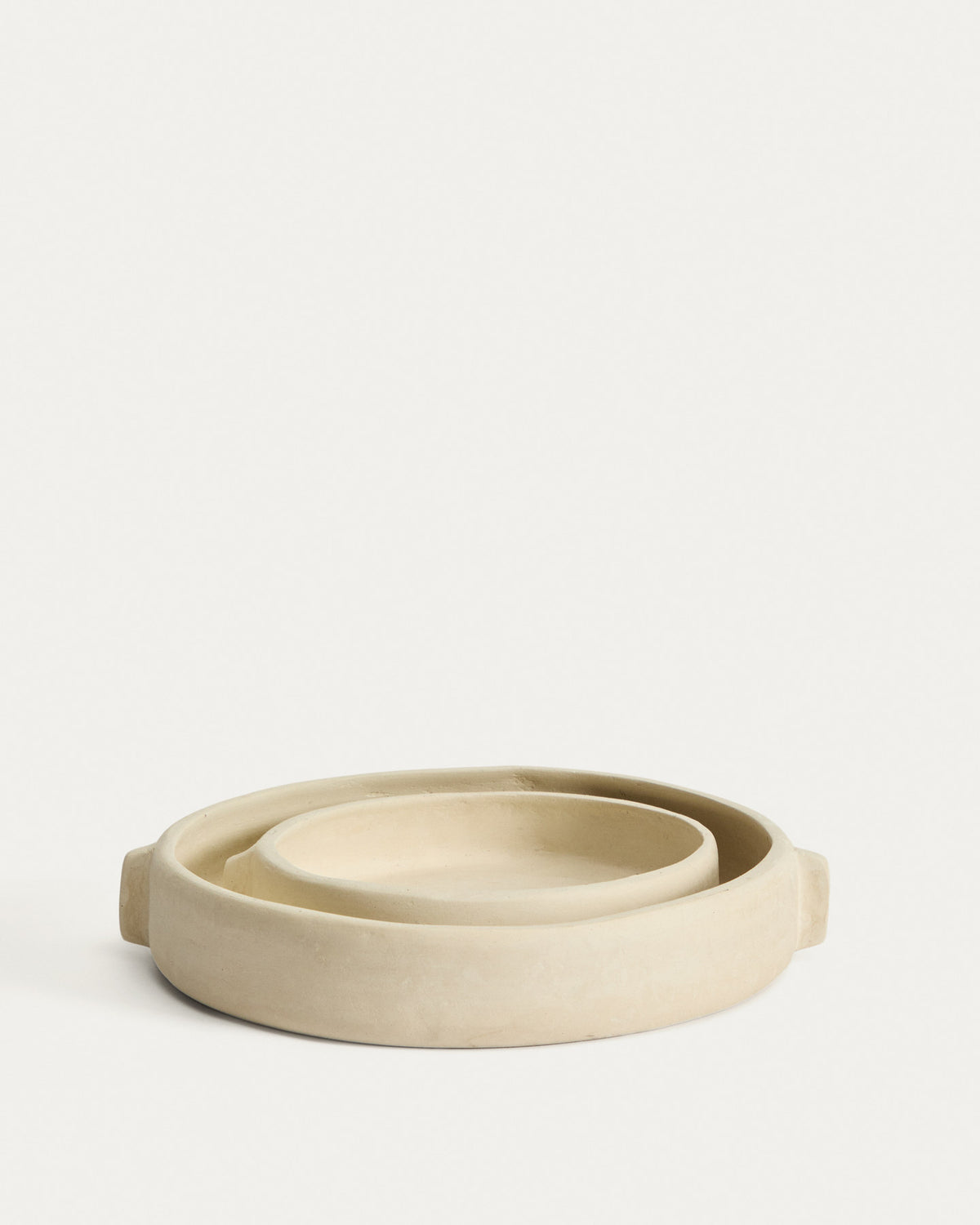 Schale Mireni aus Pappmaché in Beige Ø 22,5 cm in Weiss präsentiert im Onlineshop von KAQTU Design AG. Vase ist von Kave Home