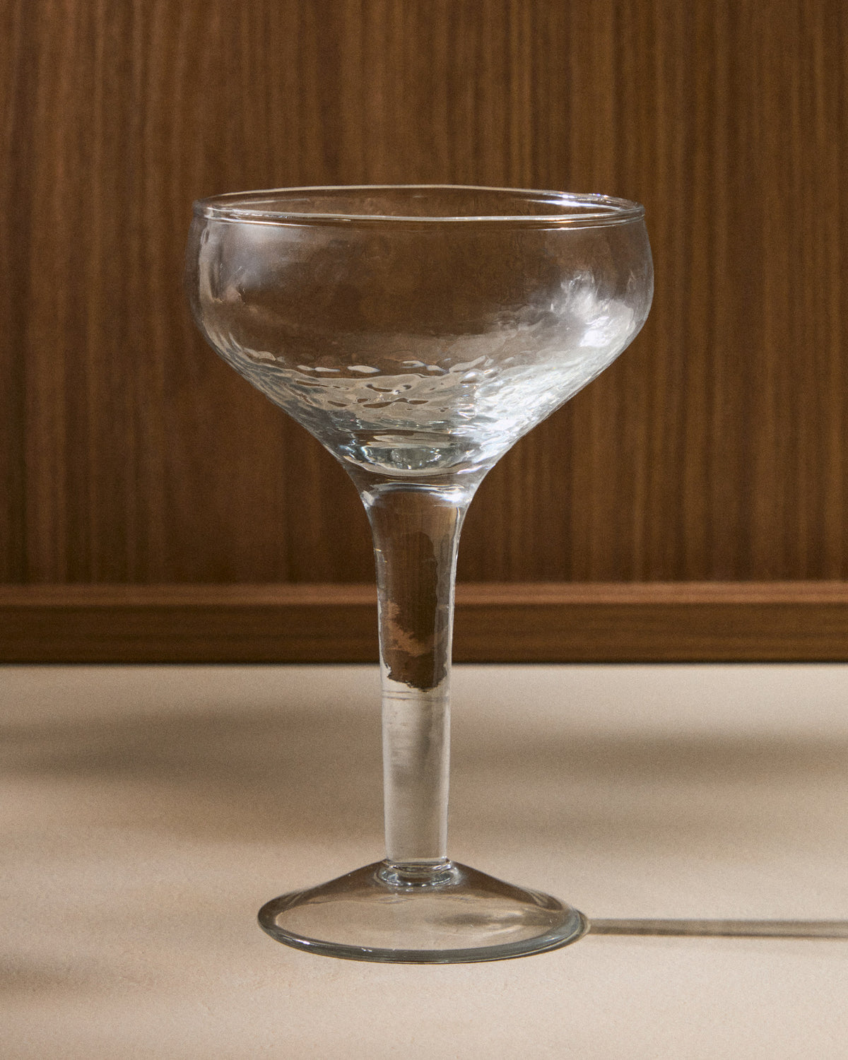 Weinglas Sileia aus transparentem Recyclingglas in Transparent präsentiert im Onlineshop von KAQTU Design AG. Wein- & Sektglas ist von Kave Home