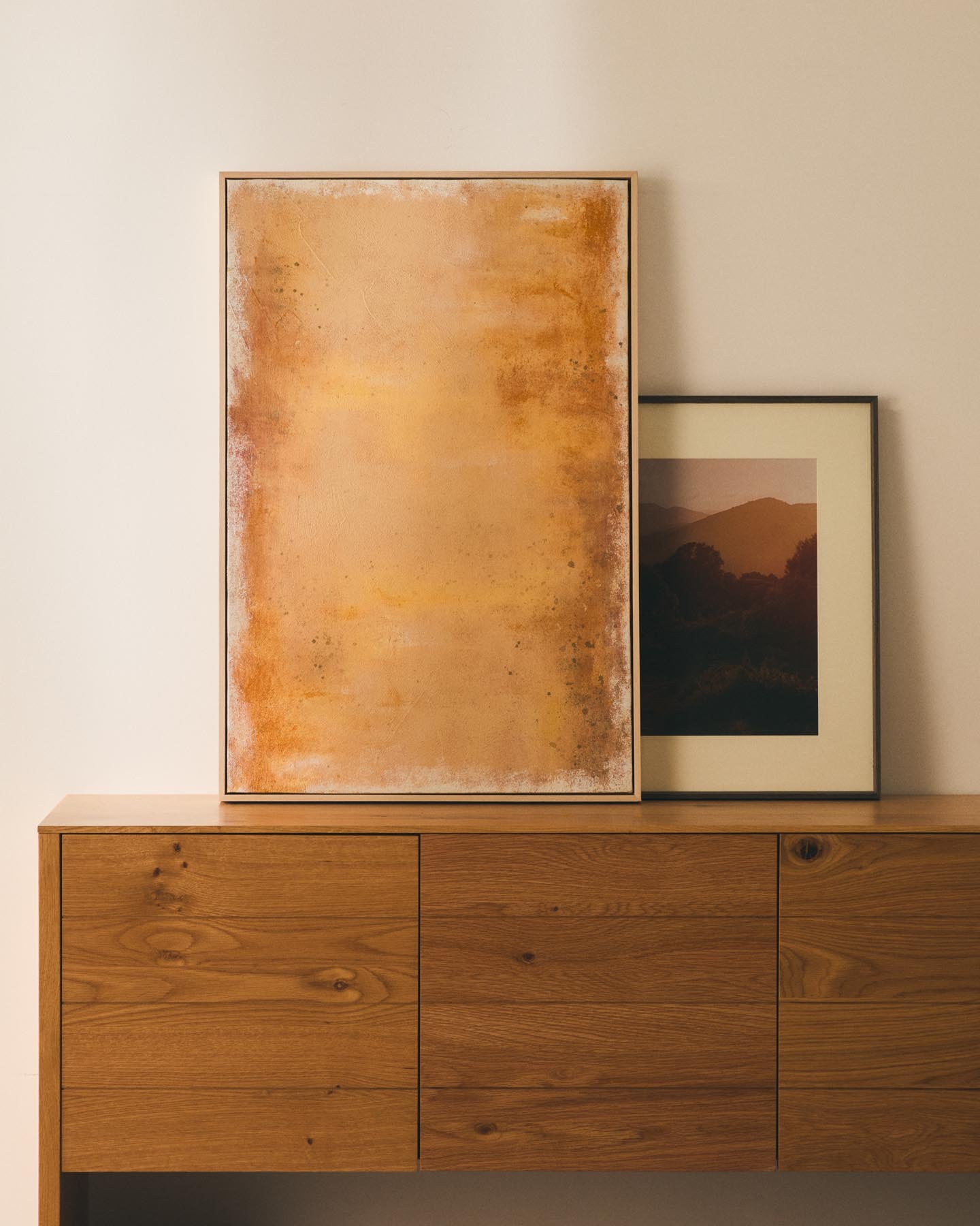 Abstraktes Bild Selnar, Gelb, 60 x 90 cm in Orange präsentiert im Onlineshop von KAQTU Design AG. Bild ist von Kave Home