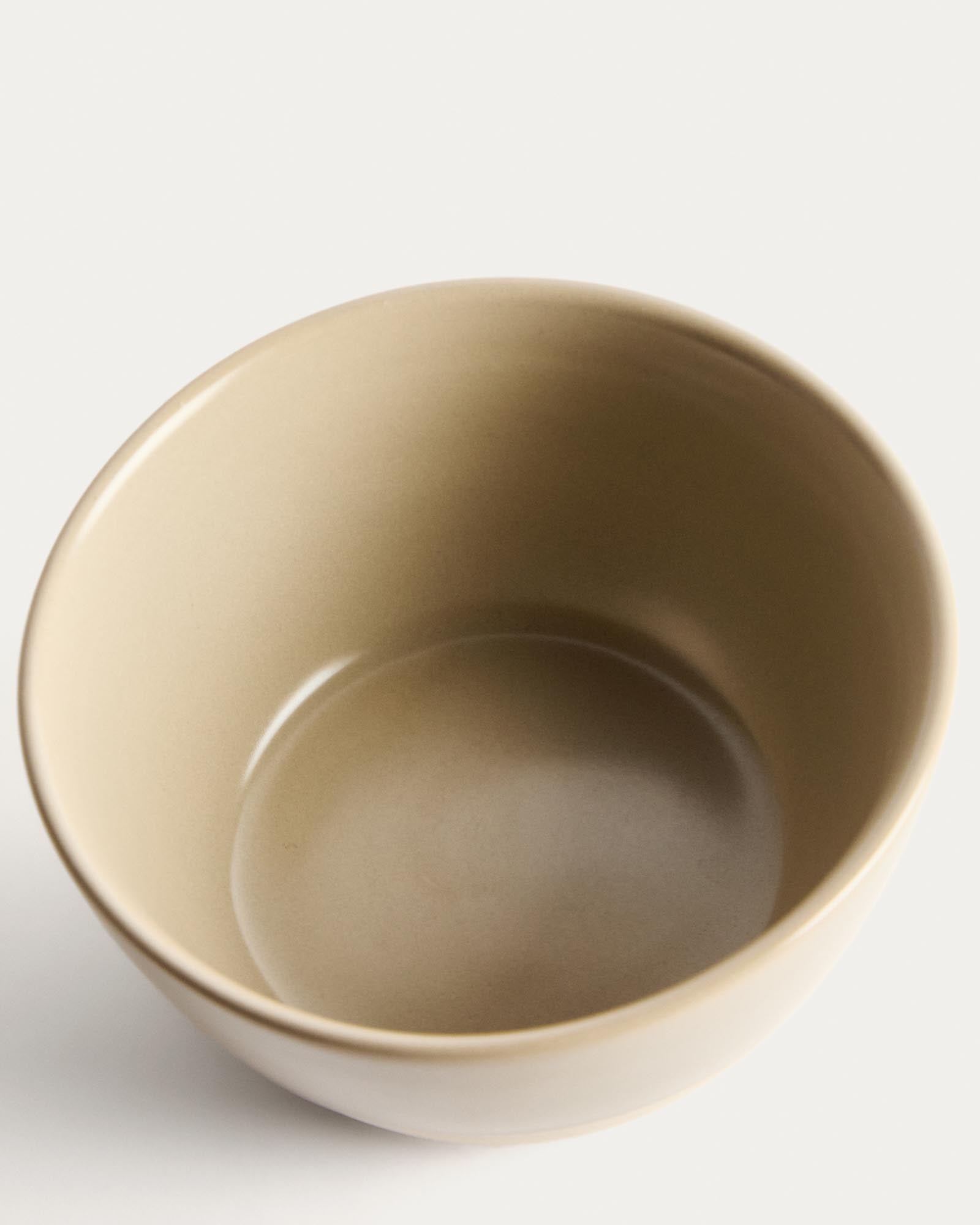 Beige Keramikschale Doren von Kave Home, perfekt für dekorative Akzente und praktische Nutzung in jedem Zuhause.