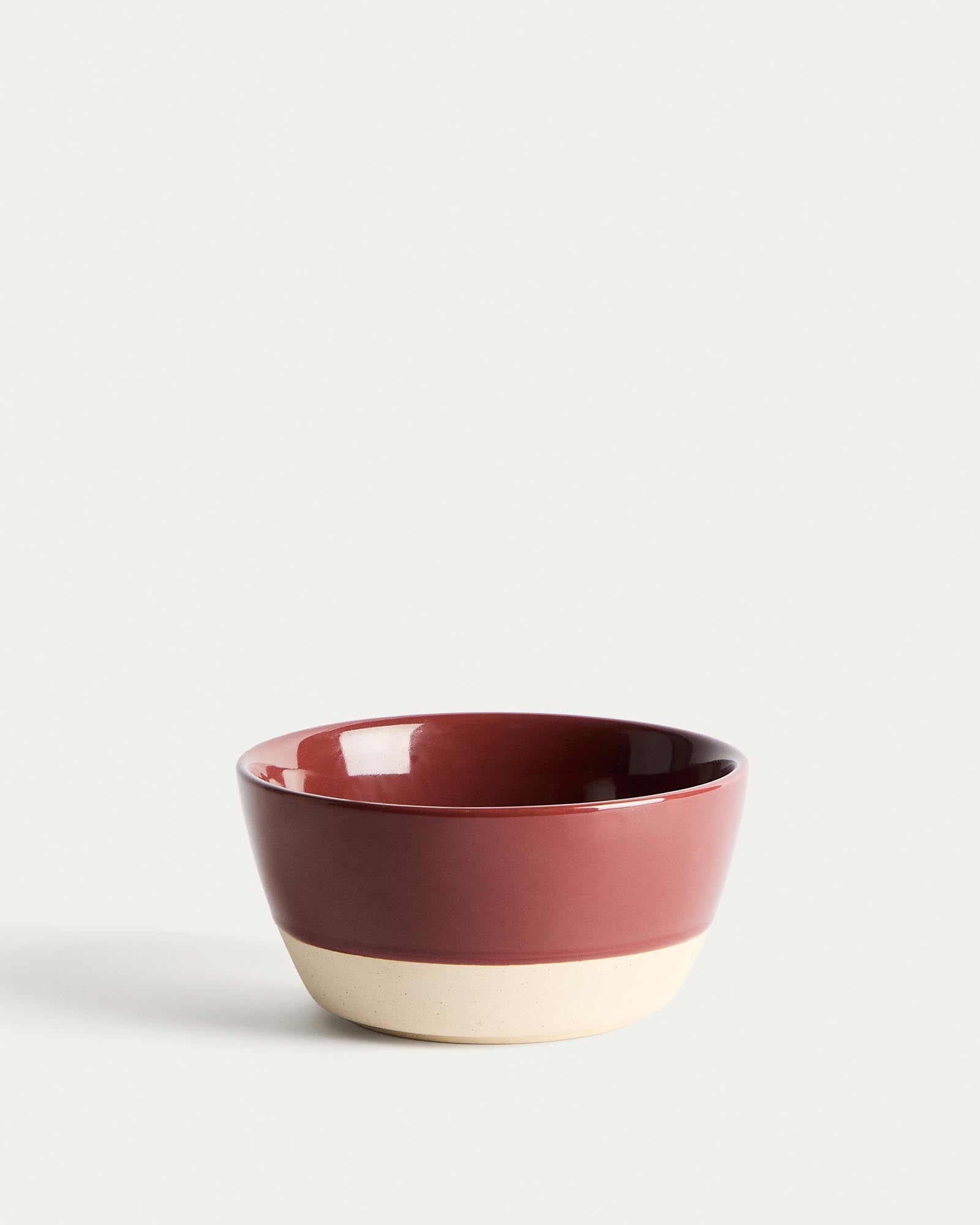 Schale Doren aus Keramik in Granatrot in Weiss präsentiert im Onlineshop von KAQTU Design AG. Schale ist von Kave Home
