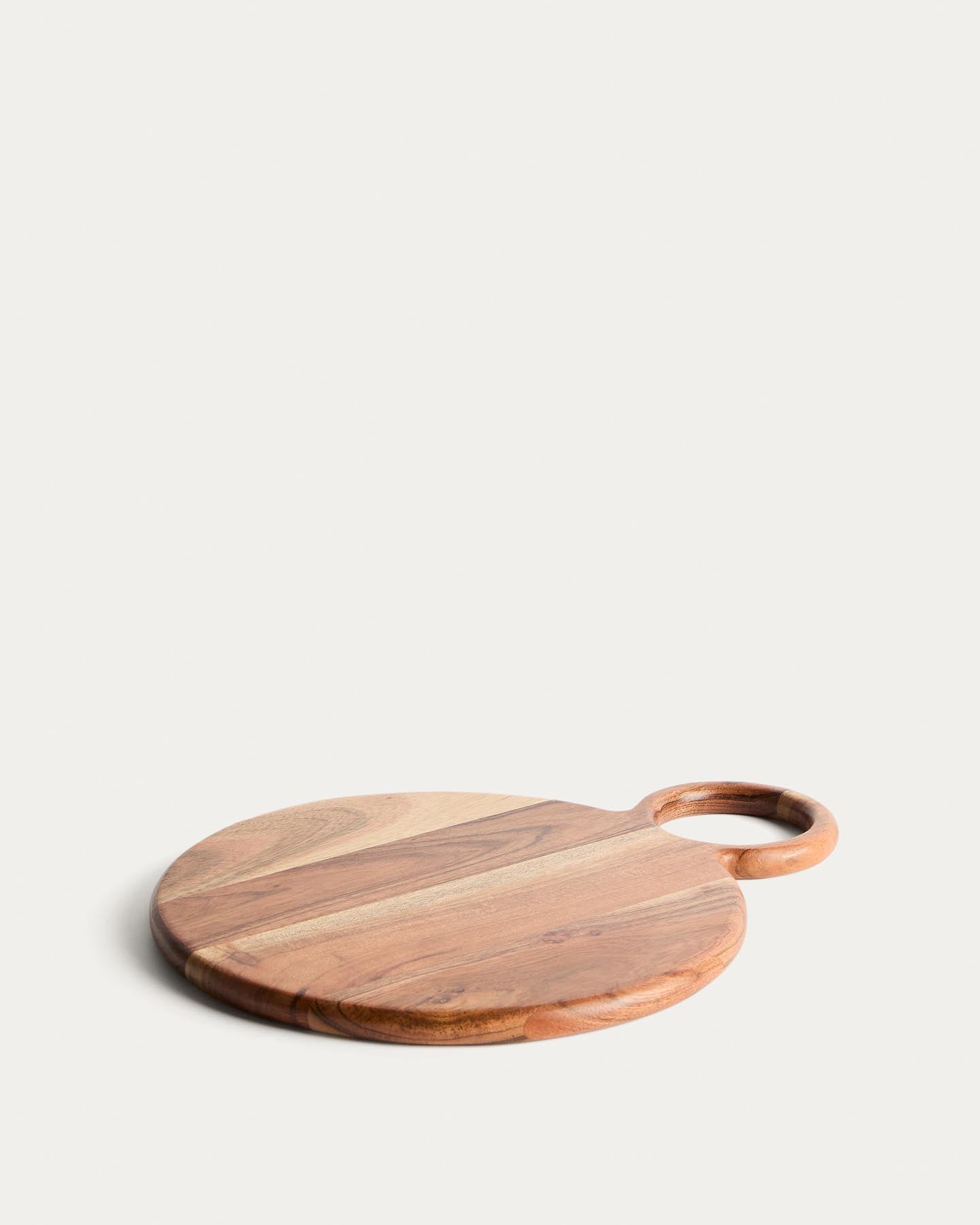 Servierbrett Dalme aus Akazienholz, Ø 26,5 cm in Braun präsentiert im Onlineshop von KAQTU Design AG. Servierplatten ist von Kave Home