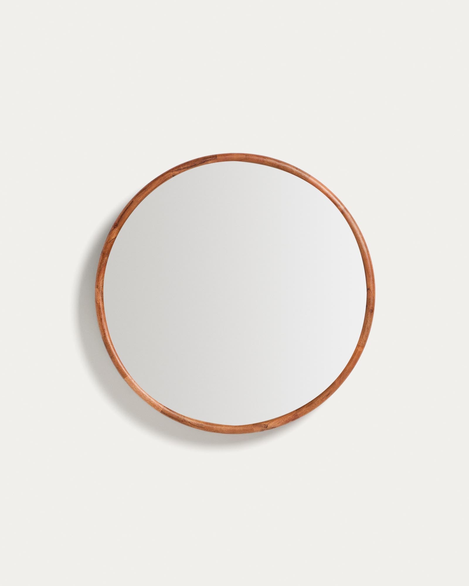 Spiegel Berale aus Akazienholz, Ø 49,5 cm in Braun präsentiert im Onlineshop von KAQTU Design AG. Wandspiegel ist von Kave Home