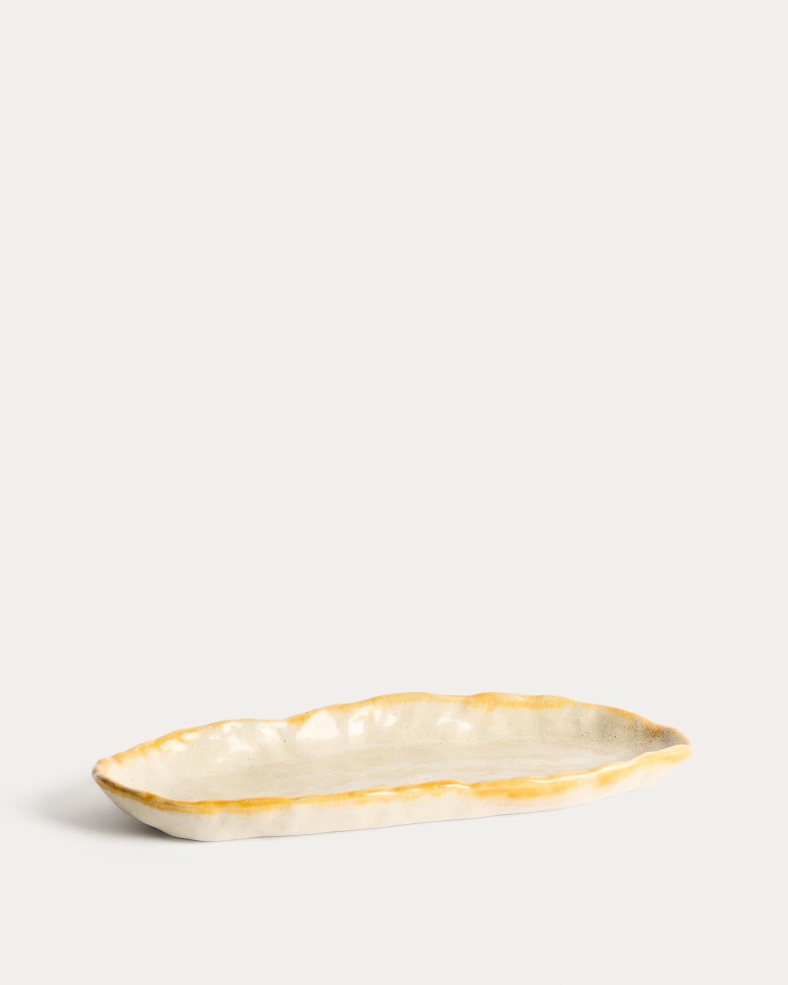 Tablett Belor aus Keramik in Weiss, 31,8 x 13 cm in Weiss präsentiert im Onlineshop von KAQTU Design AG. Tablett ist von Kave Home