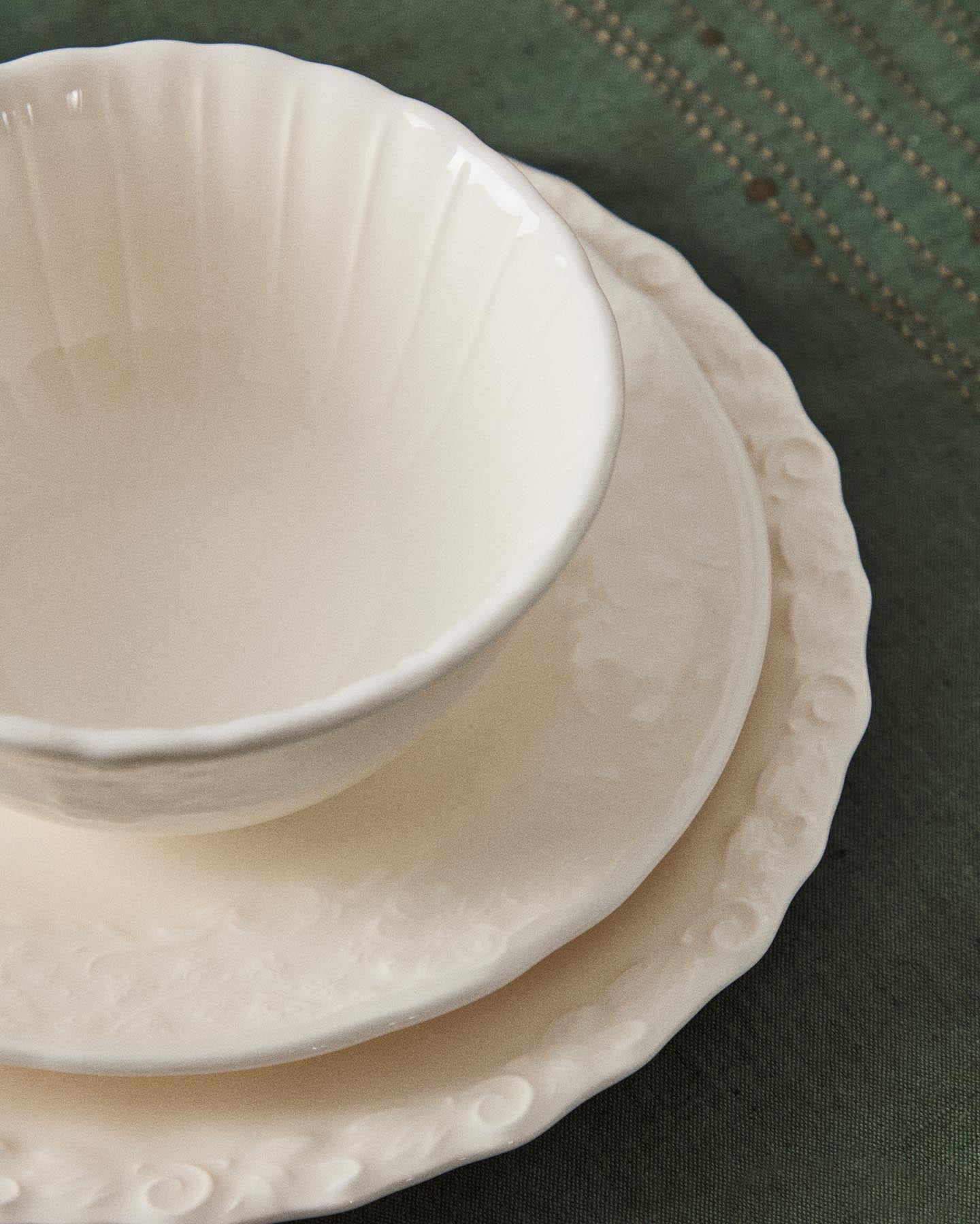 Schale Varla aus Keramik in Beige in Beige präsentiert im Onlineshop von KAQTU Design AG. Schale ist von Kave Home