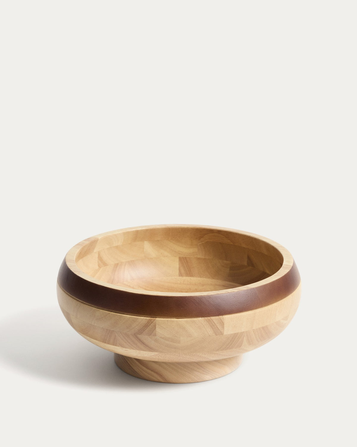 Grosse runde Schale aus Kautschukholz in Naturfarbe mit lackierter Oberfläche, Durchmesser 22 cm, Höhe 10 cm, sichtbare Holzmaserung.