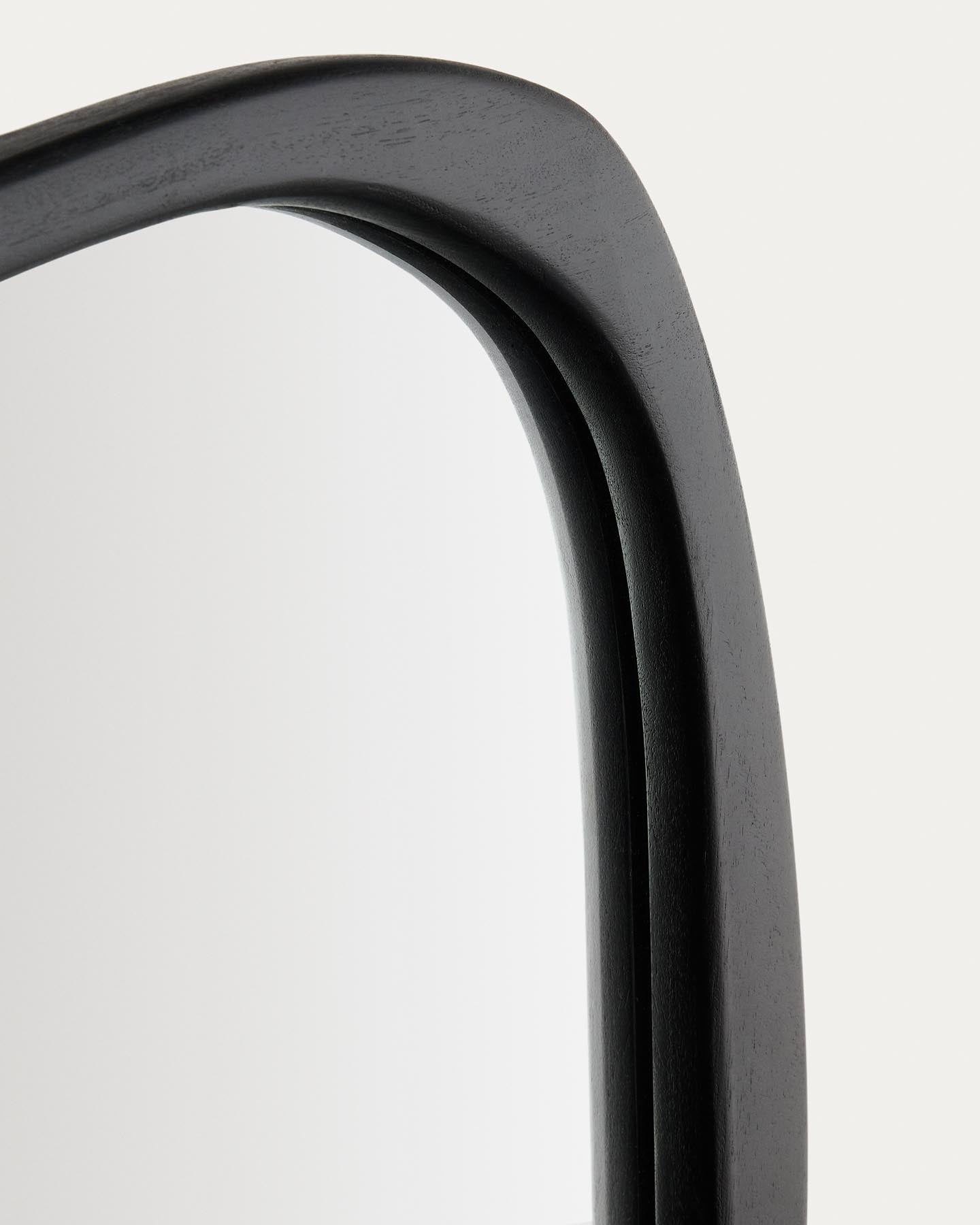 Spiegel Alura aus Teakholz schwarz 45,5 x 47 cm FSC 100 % in Schwarz präsentiert im Onlineshop von KAQTU Design AG. Spiegel ist von Kave Home