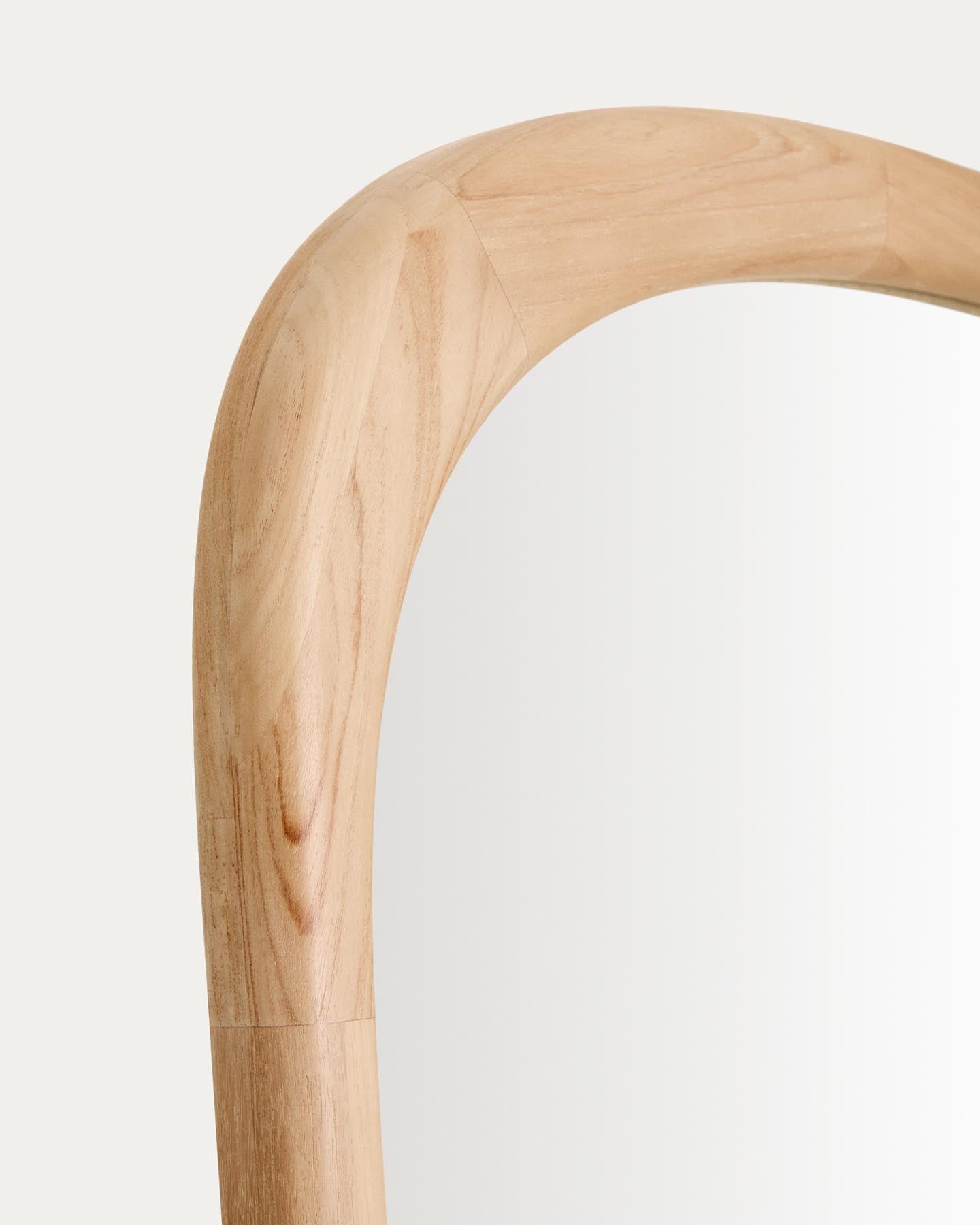 Spiegel Alura aus Teakholz 94,6 x 192,1 cm FSC 100 % in Braun präsentiert im Onlineshop von KAQTU Design AG. Spiegel ist von Kave Home