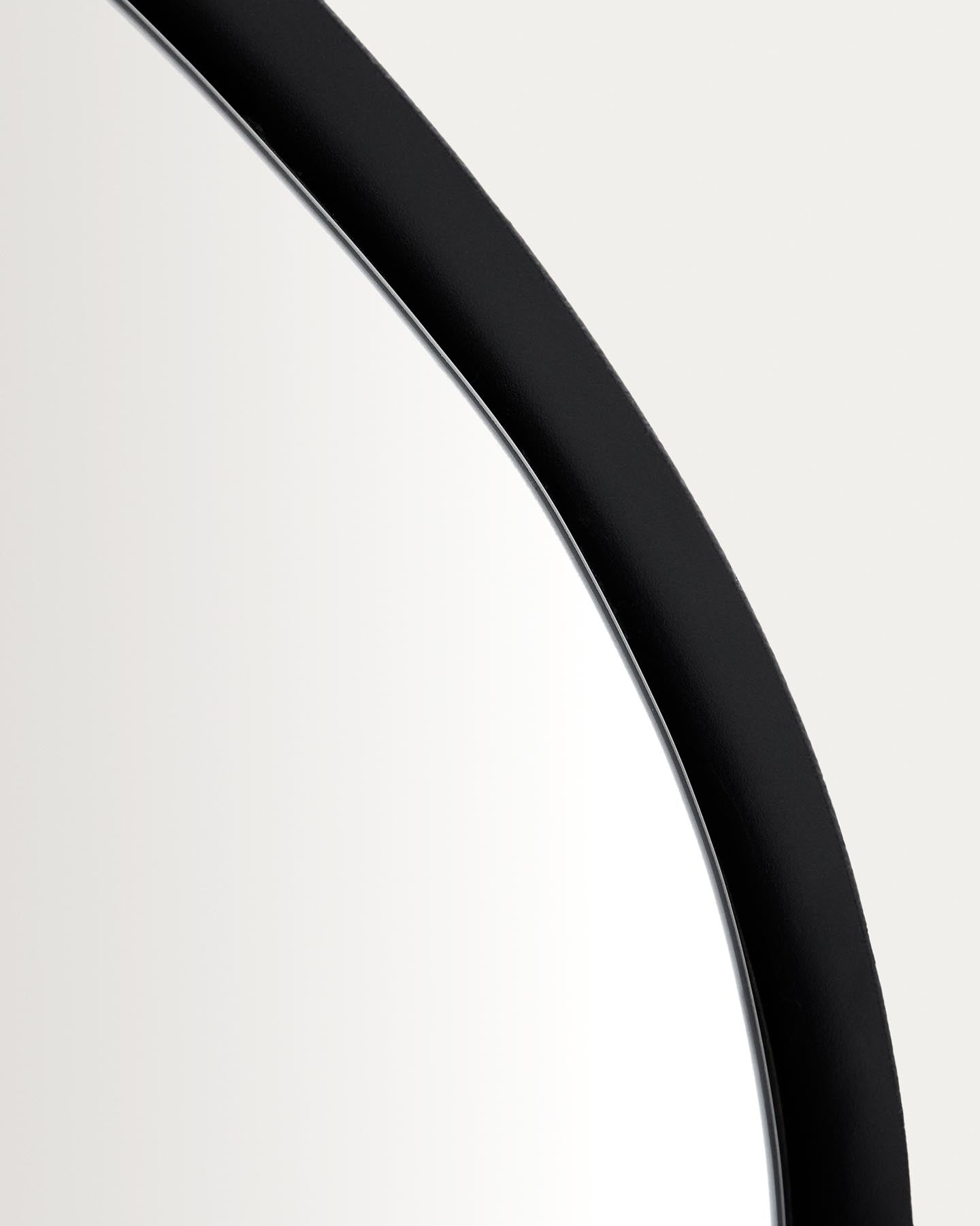 Spiegel Tebel aus schwarzem Metall, 67,5 x 74,5 cm in Schwarz präsentiert im Onlineshop von KAQTU Design AG. Spiegel ist von Kave Home