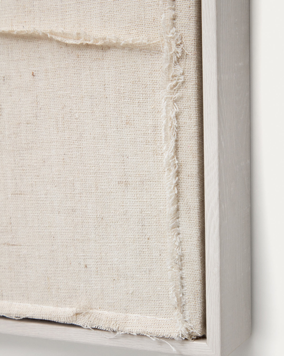 Bild Maha in Weiss mit vertikaler Linie 52 x 72 cm in Beige präsentiert im Onlineshop von KAQTU Design AG. Bild ist von Kave Home
