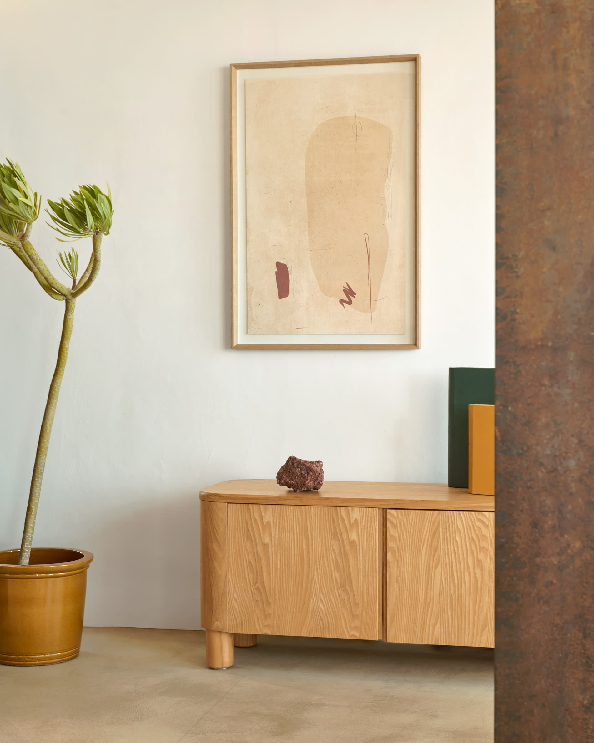 Abstraktes Bild in Beige, 60x90 cm, von Kave Home. Modernes Design, ideal für zeitgemäße Wohnräume und stilvolle Akzente.