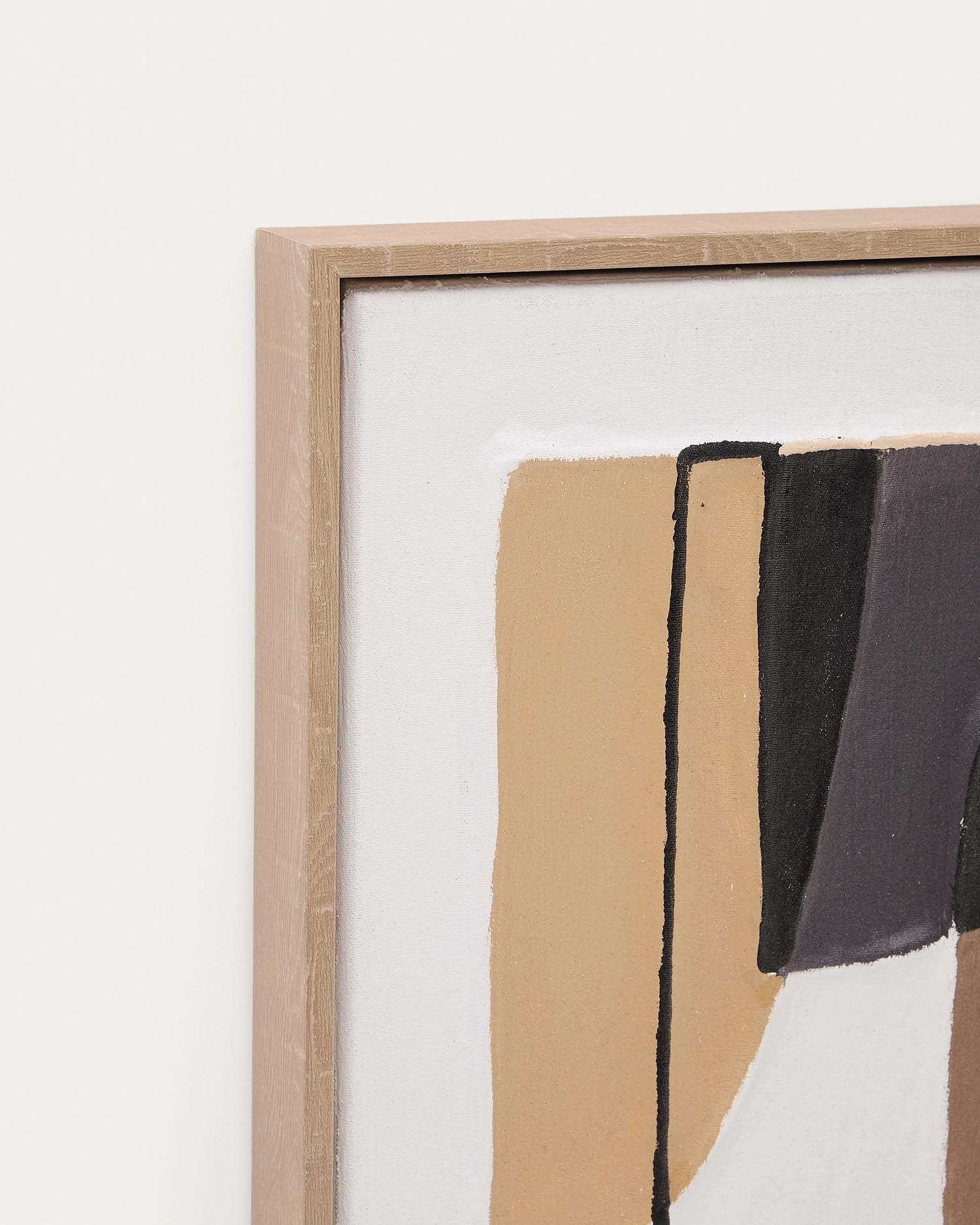 Das Bild Zay von Kave Home (40x40 cm) zeigt stilvolle braune geometrische Formen, ideal für eine moderne und schicke Raumdekoration.