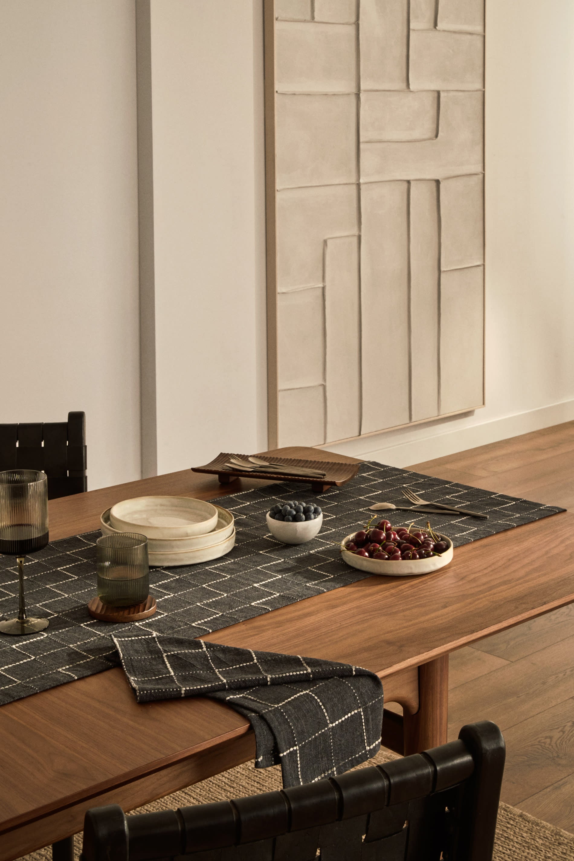 Leinwand Klis von Kave Home, 120x200 cm, aus Leinen mit weissen geometrischen Mustern. Ideal für moderne Wohnräume.