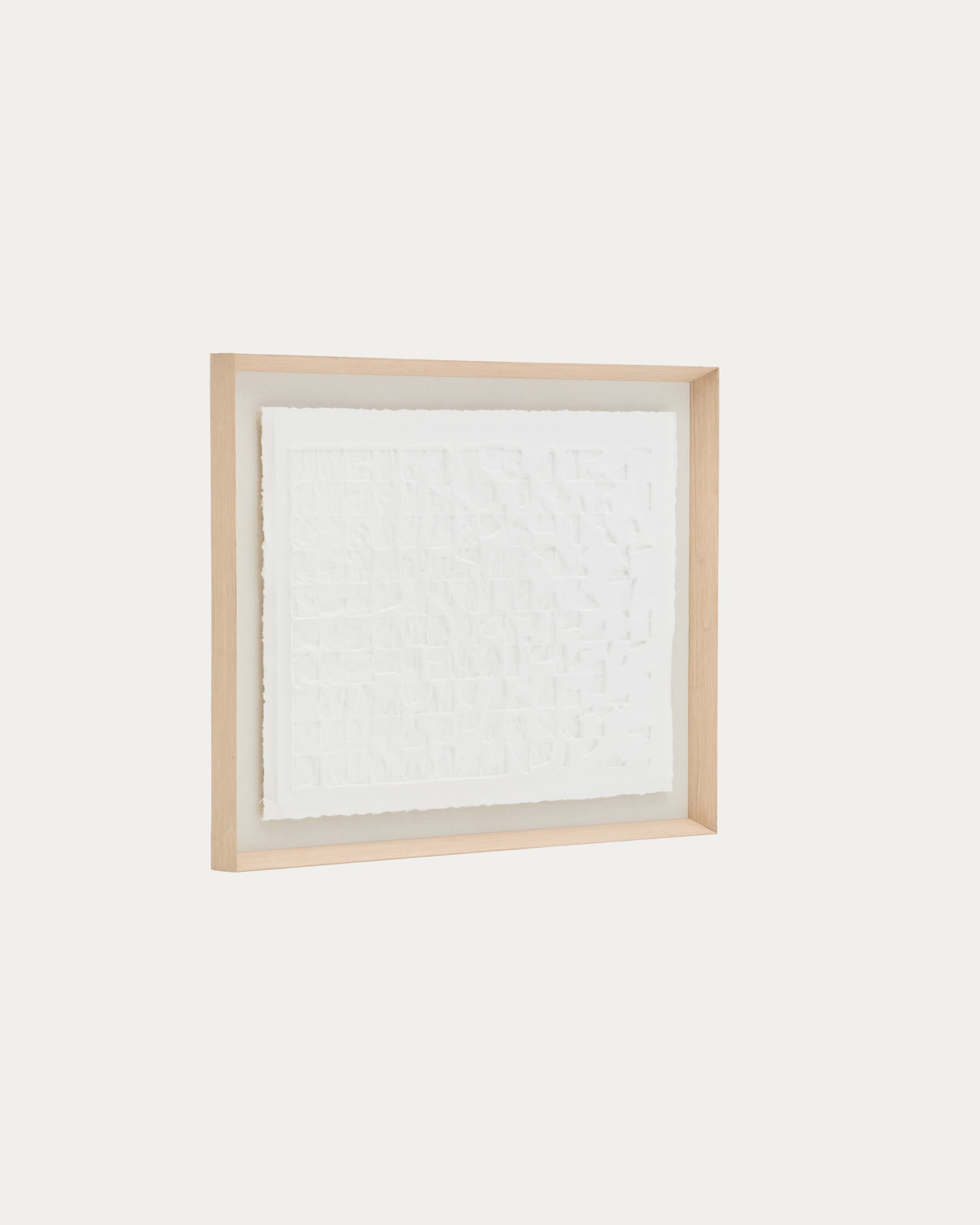 Das Bild Annia von Kave Home, 90x70 cm, aus weissem Pappmaché, verleiht modernen Räumen eine stilvolle und schlichte Eleganz.