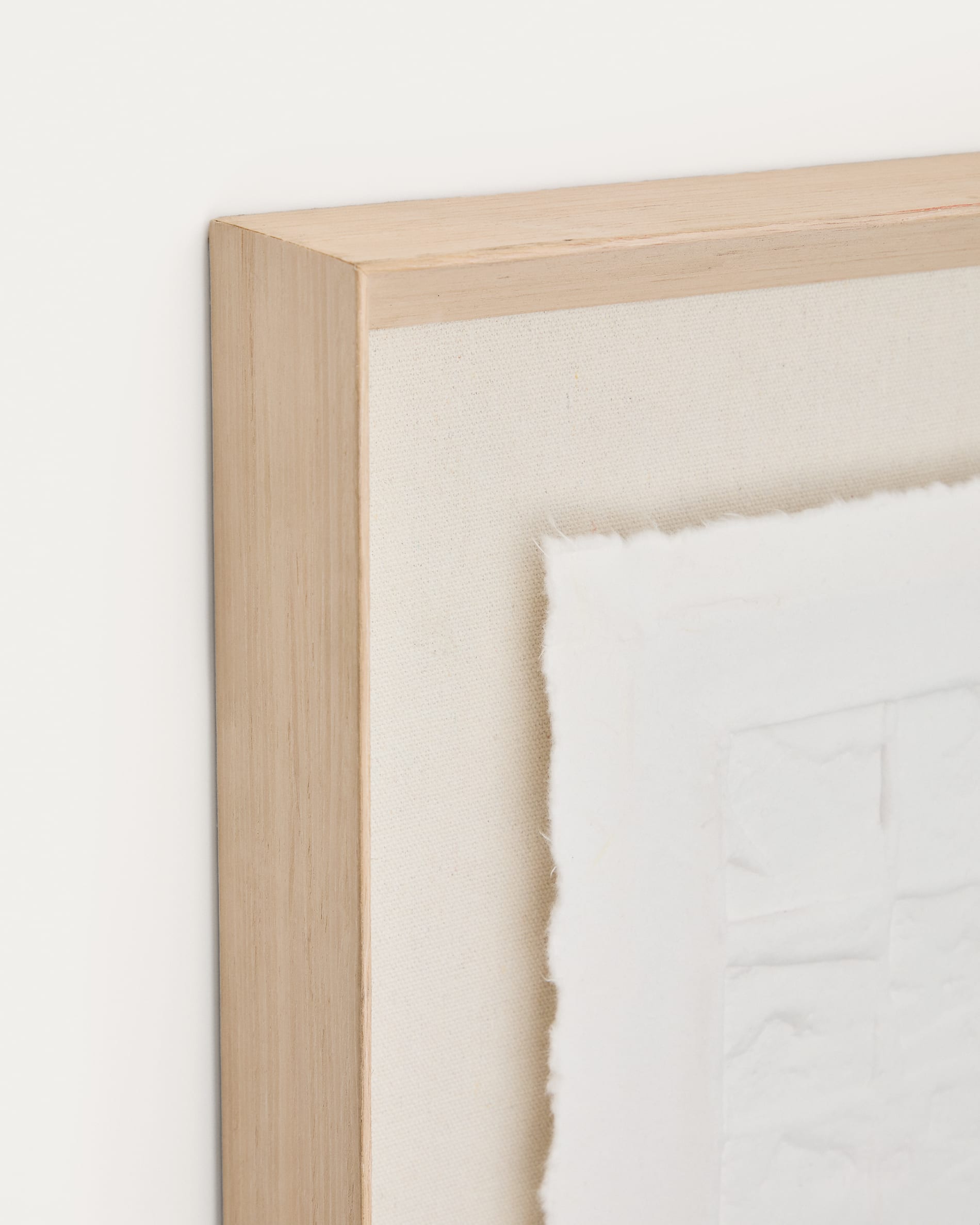 Das Kunstwerk Annia von Kave Home, 90 x 70 cm, aus hochwertigem Pappmaché, bringt kreative Eleganz und individuelle Akzente in Ihr Zuhause.