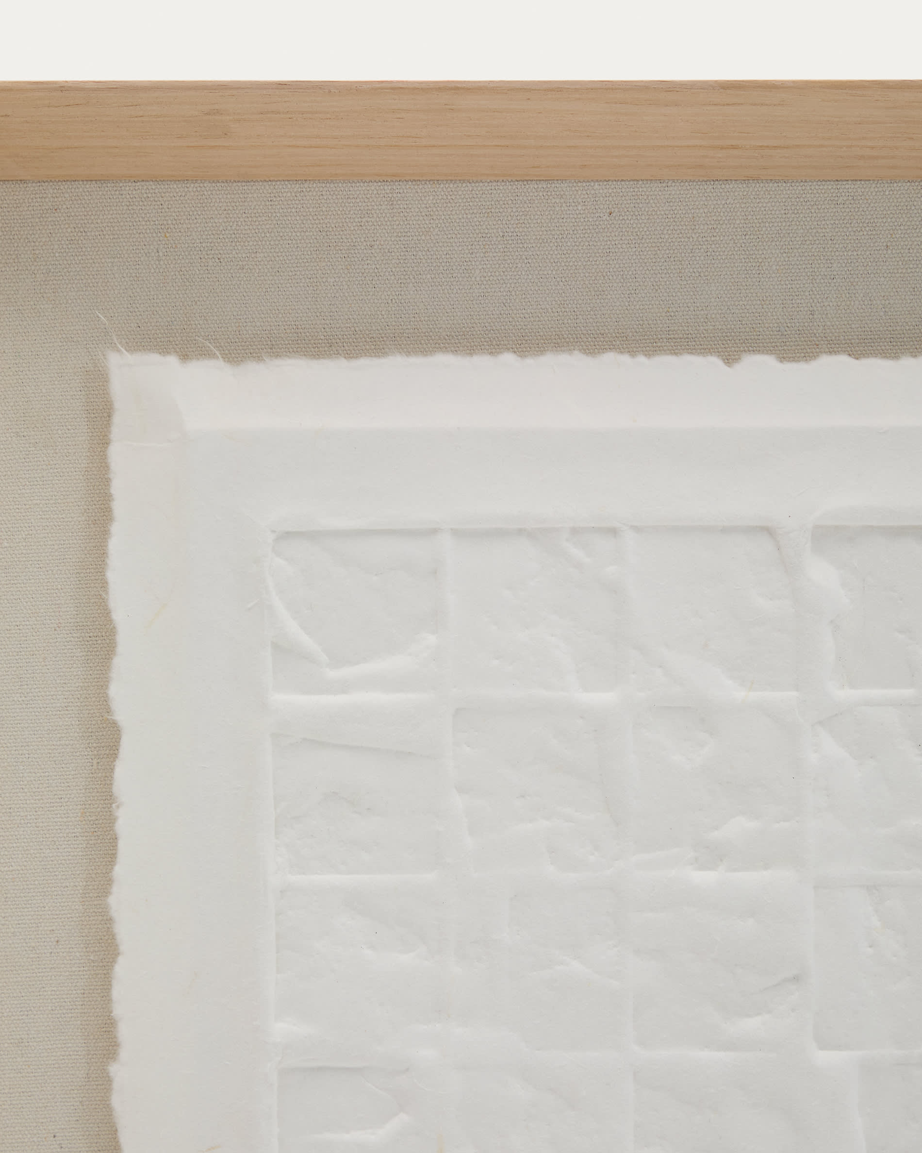 Entdecken Sie das beeindruckende Bild Annia von Kave Home, 90 x 70 cm, aus feinem Pappmaché – ein einzigartiges Kunstwerk für stilvolle Räume.