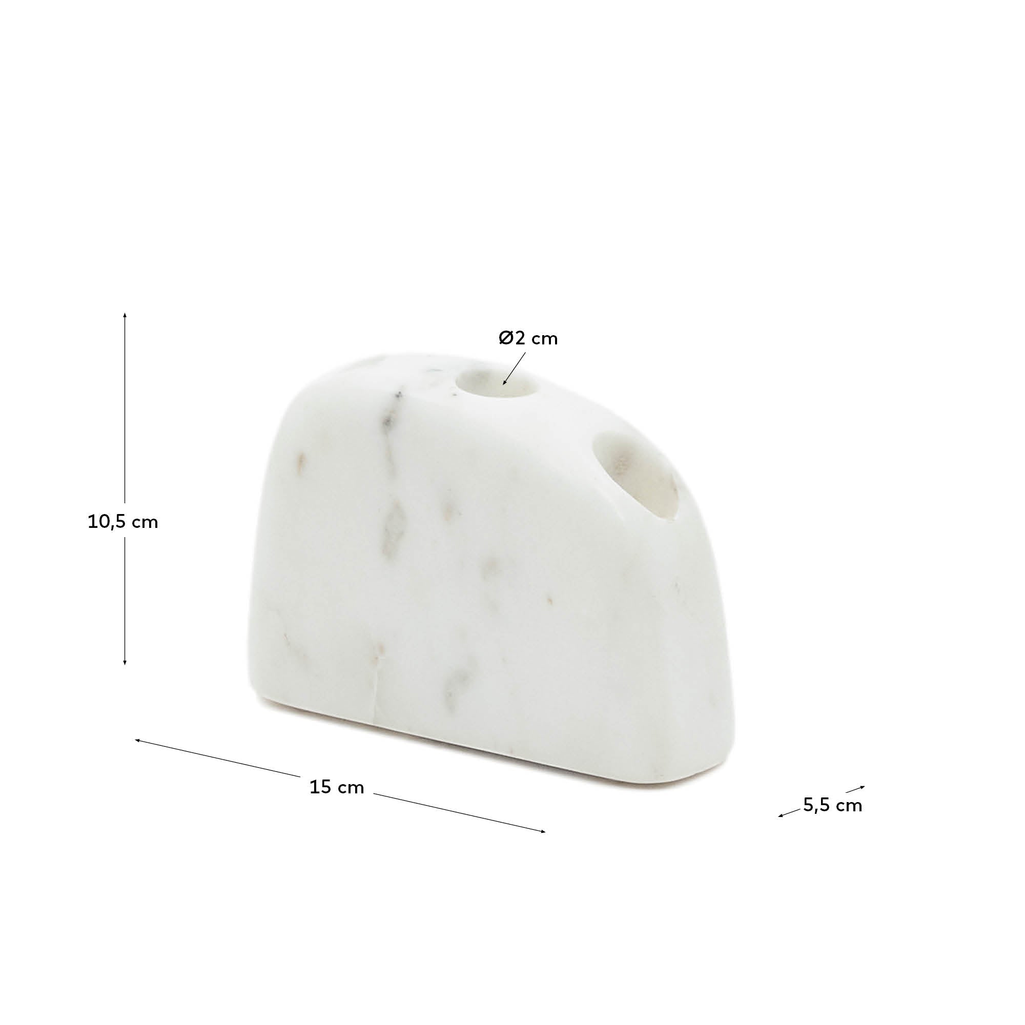 Mittelgrosser Kerzenhalter Signe aus weissem Marmor 10 cm in Weiss präsentiert im Onlineshop von KAQTU Design AG. Kerzenständer ist von Kave Home