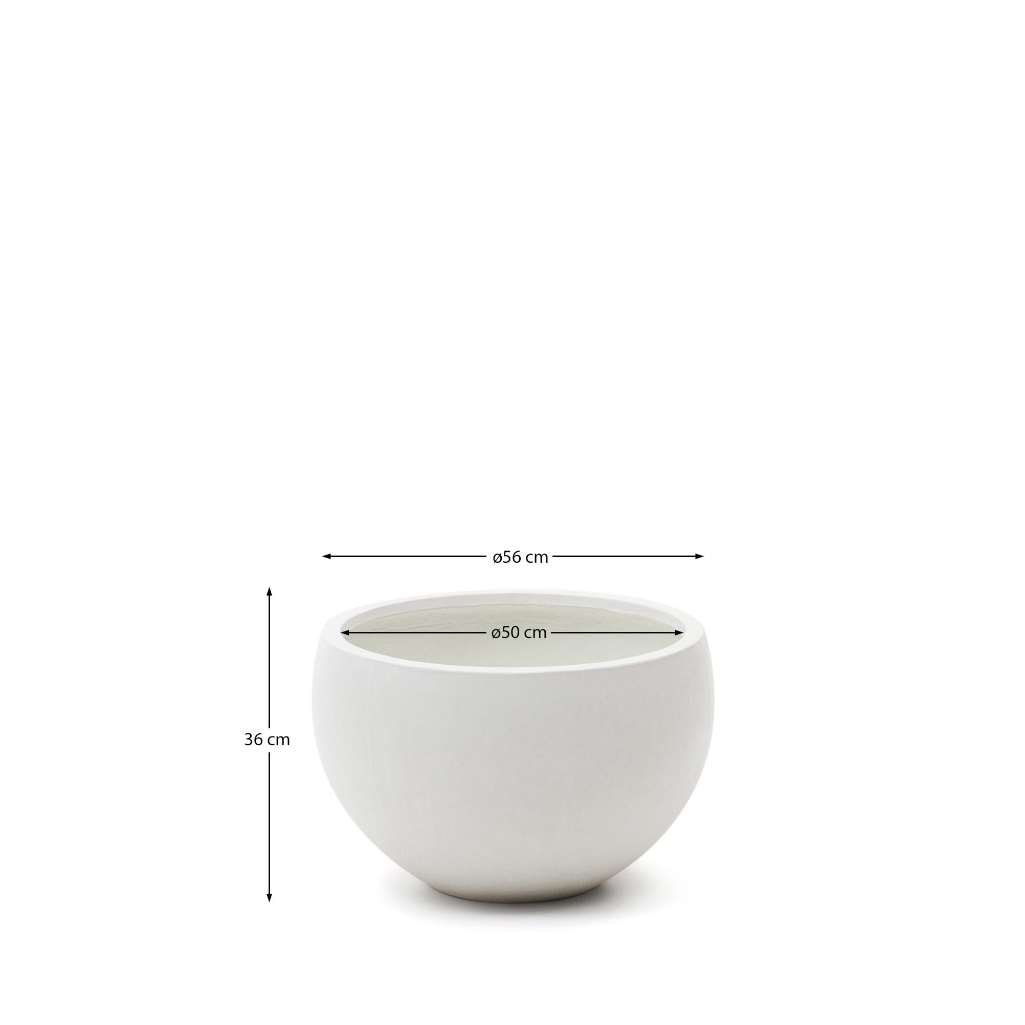 Eleganter Blumentopf aus weißem Beton, Ø 56 cm, von Kave Home. Perfekt für kreative Pflanzkombinationen in jedem Wohnraum oder Garten.