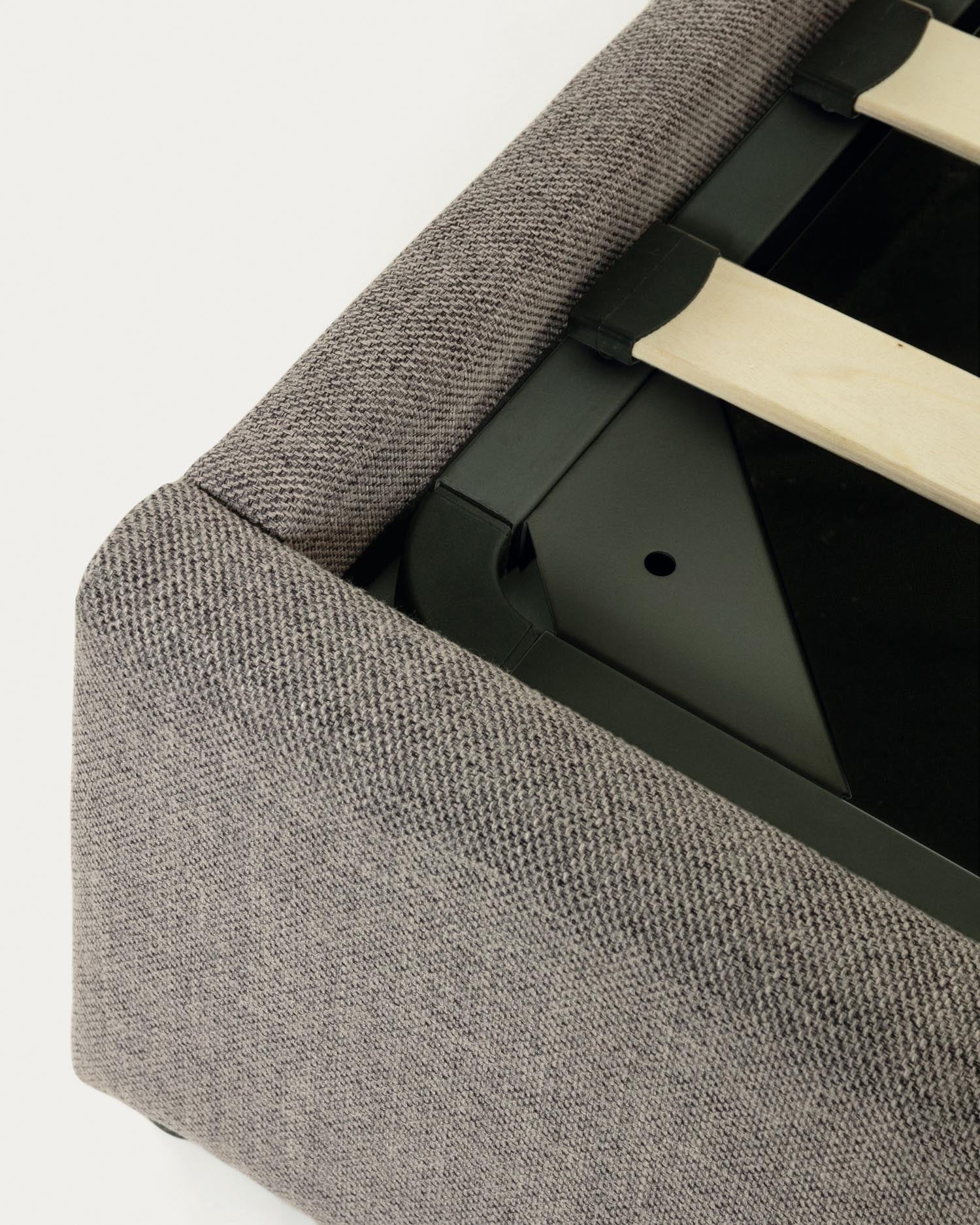 Elegantes Nahiri Bett in Grau mit praktischem Stauraum, ideal für 160x200 cm Matratzen. Funktionalität trifft auf modernes Design für Ihr Schlafzimmer.