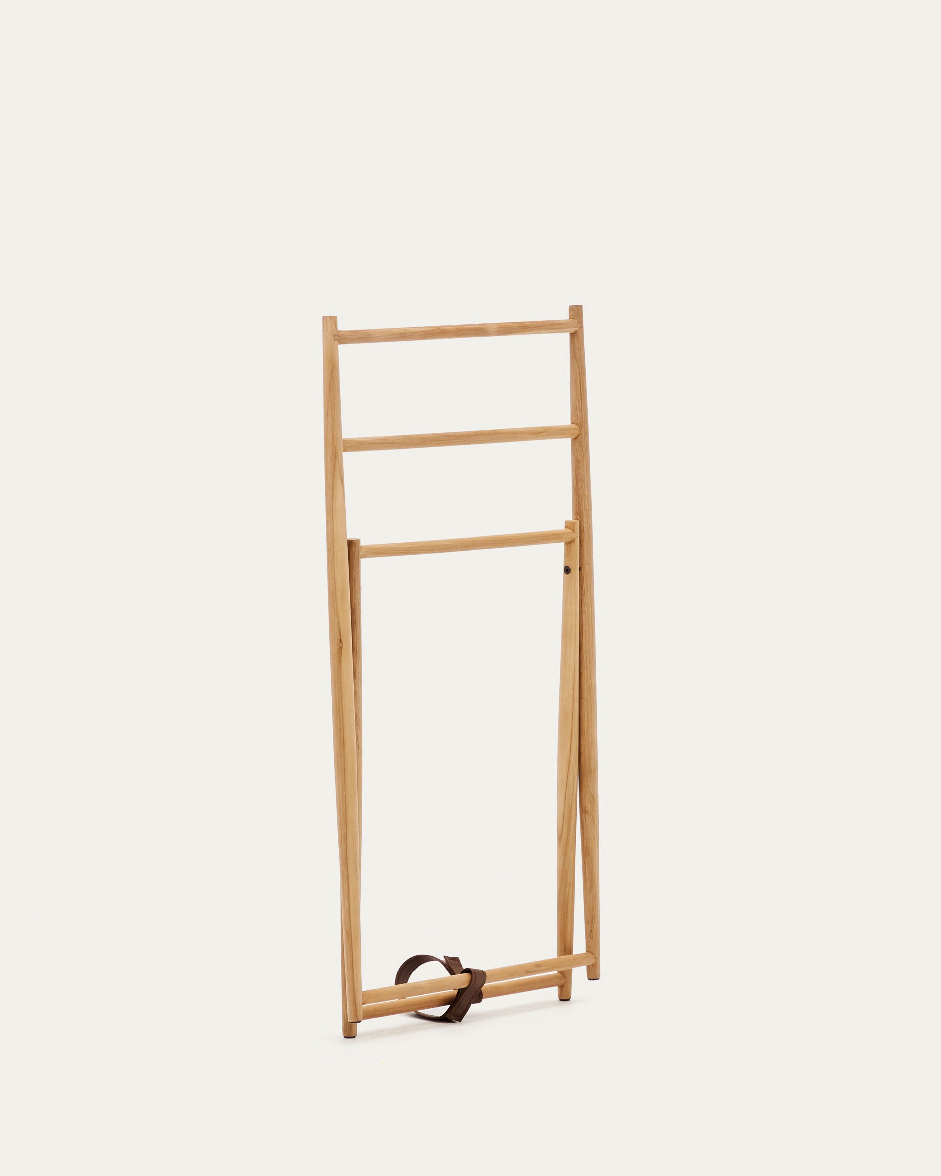 Stilvoller Handtuchhalter aus massivem Teakholz, 50x95 cm, von Kave Home. Perfekt für moderne Badezimmer und langlebig im Design.