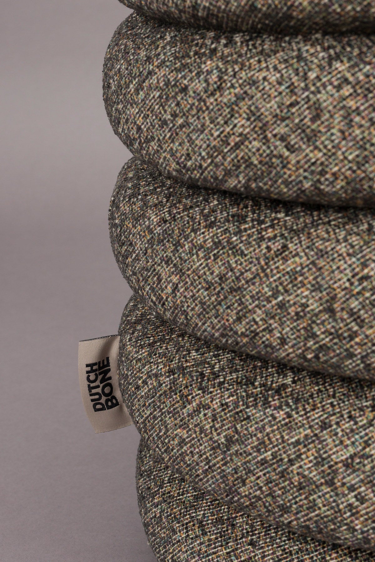 Fern Hocker in Schwarz präsentiert im Onlineshop von KAQTU Design AG. Pouf ist von Dutchbone