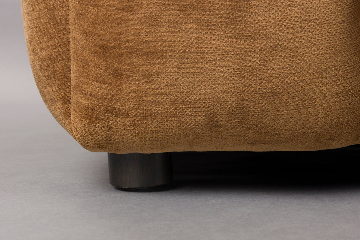 Sofa Hackman 4.5-Sitzer in Cognac präsentiert im Onlineshop von KAQTU Design AG. 4er Sofa ist von Dutchbone