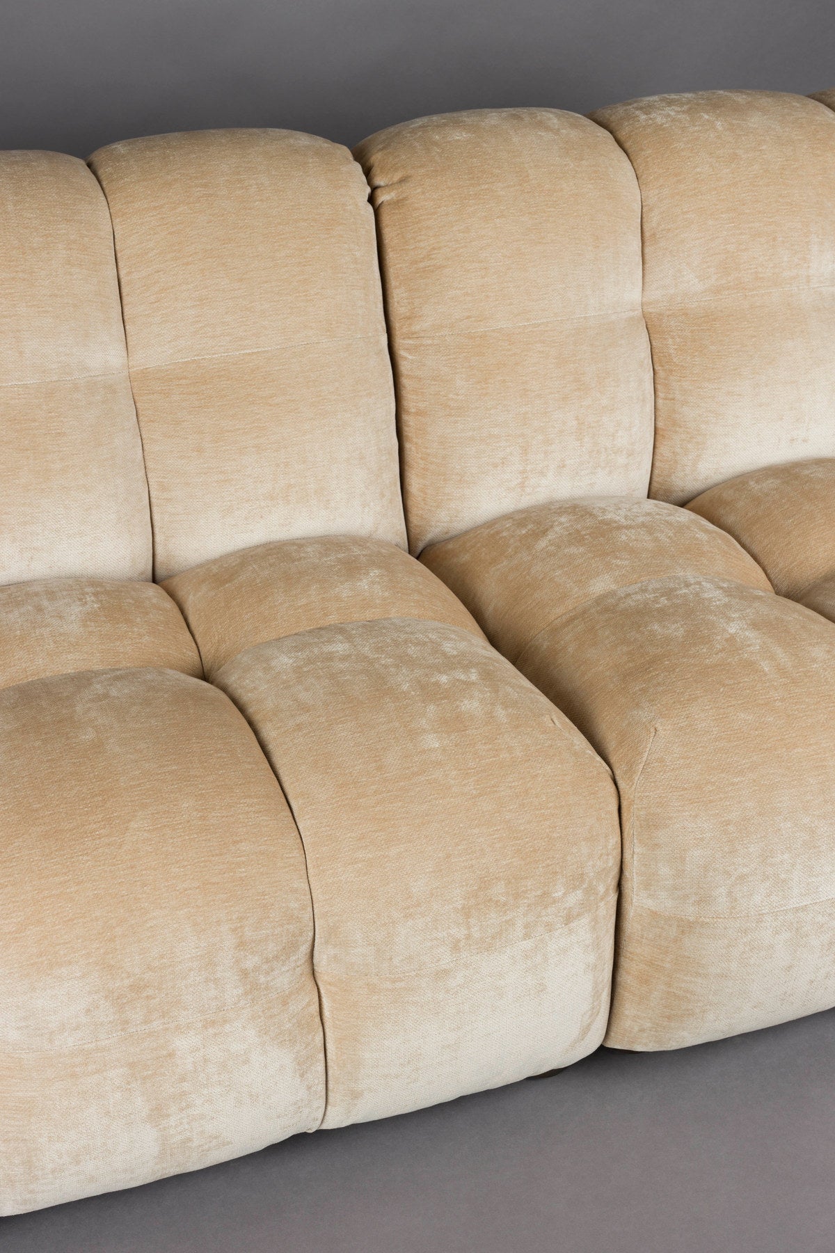 Sofa Hackman 3-Sitzer in Beige präsentiert im Onlineshop von KAQTU Design AG. 3er Sofa ist von Dutchbone