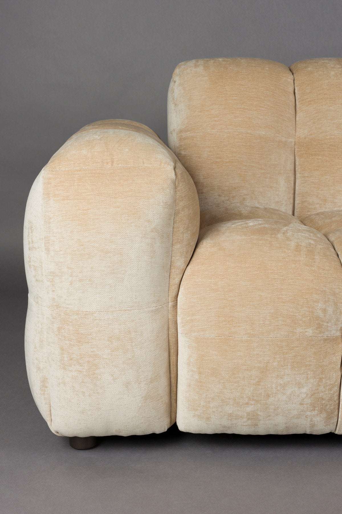 Sofa Hackman 4.5-Sitzer in Beige präsentiert im Onlineshop von KAQTU Design AG. 4er Sofa ist von Dutchbone