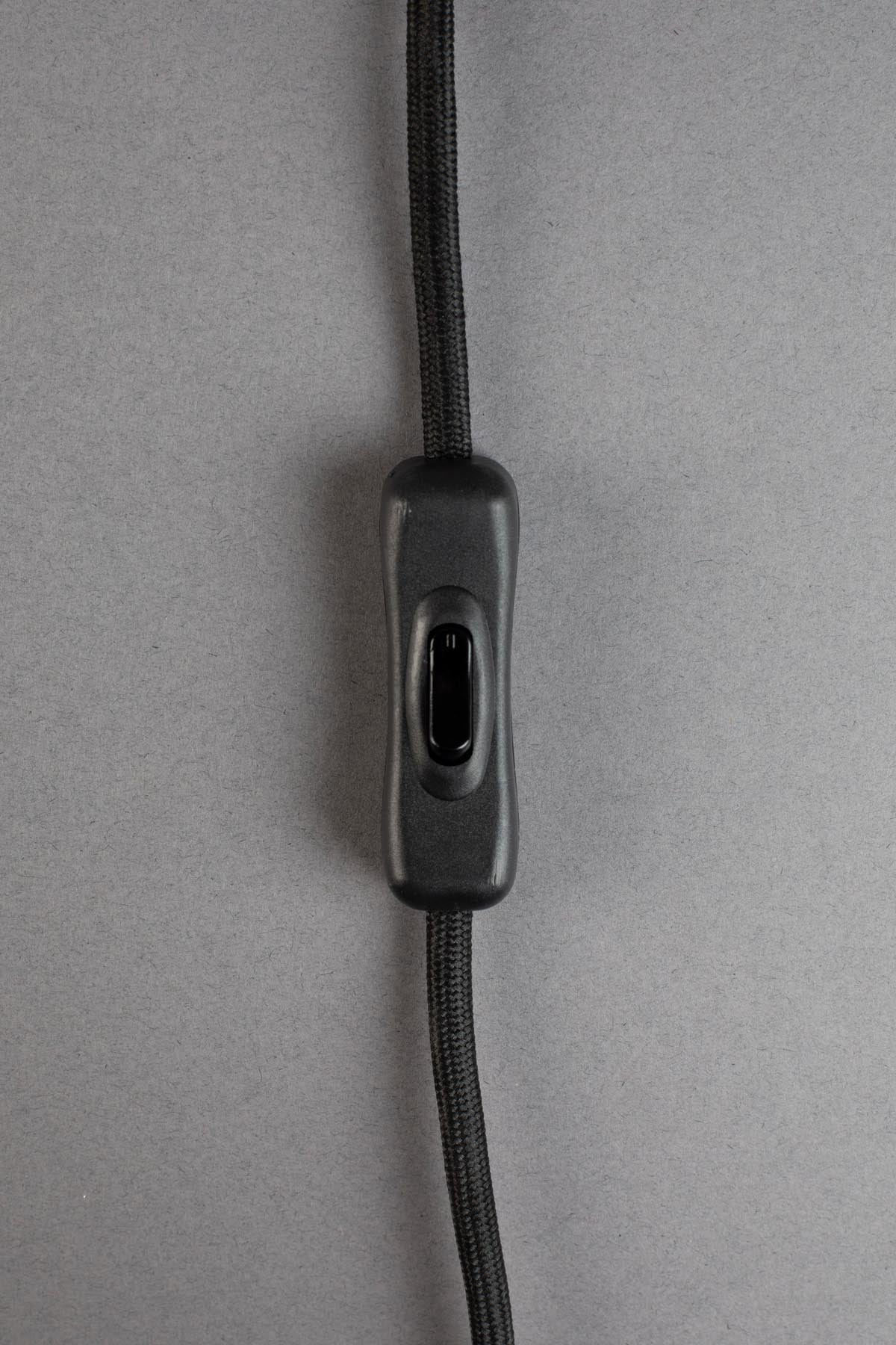 Tischleuchte Horace in Brown präsentiert im Onlineshop von KAQTU Design AG. Tischleuchte ist von Dutchbone