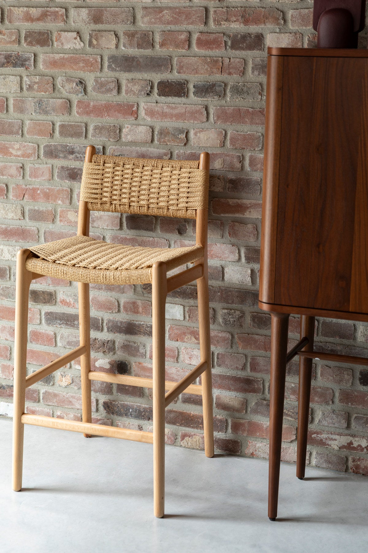 Barstuhl Cecile in Natural präsentiert im Onlineshop von KAQTU Design AG. Barstuhl ist von Dutchbone