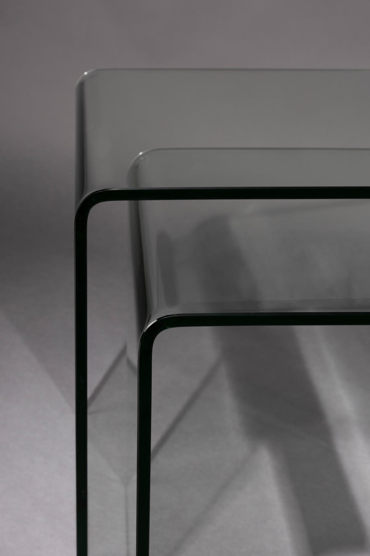 Beistelltisch Vetro Set of 2 in Transparent präsentiert im Onlineshop von KAQTU Design AG. Beistelltisch ist von Dutchbone