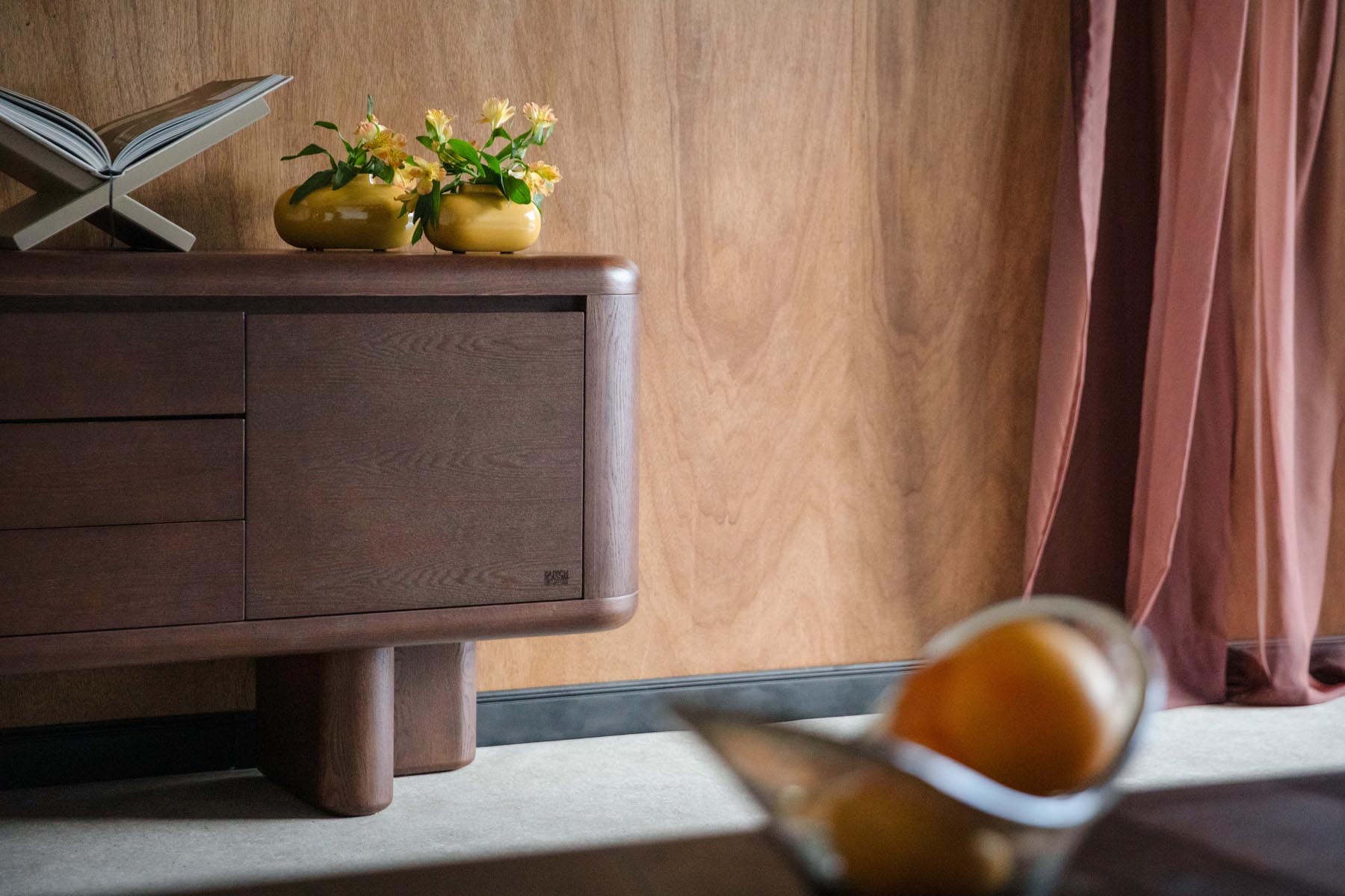 Vase Droplet in Gelb präsentiert im Onlineshop von KAQTU Design AG. Vase ist von Dutchbone