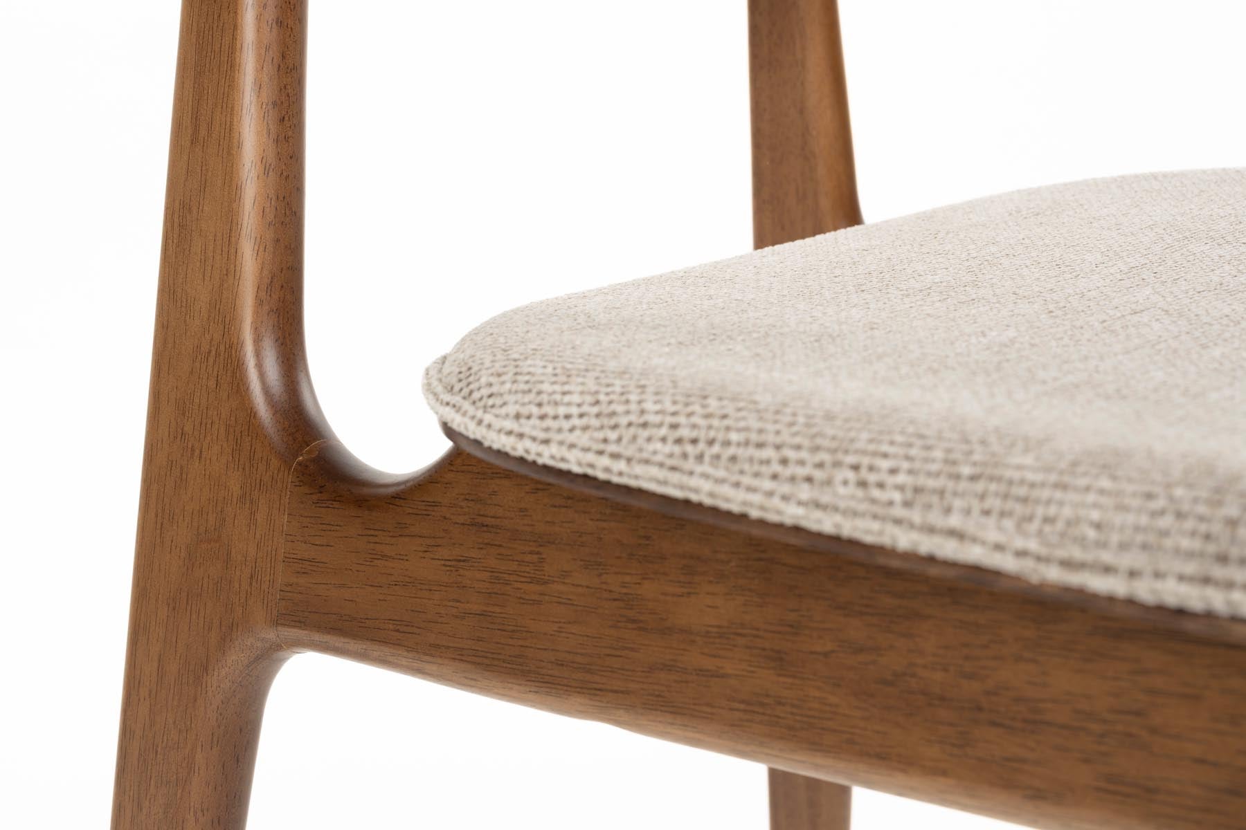 Stuhl Marais in Braun präsentiert im Onlineshop von KAQTU Design AG. Stuhl ist von Dutchbone